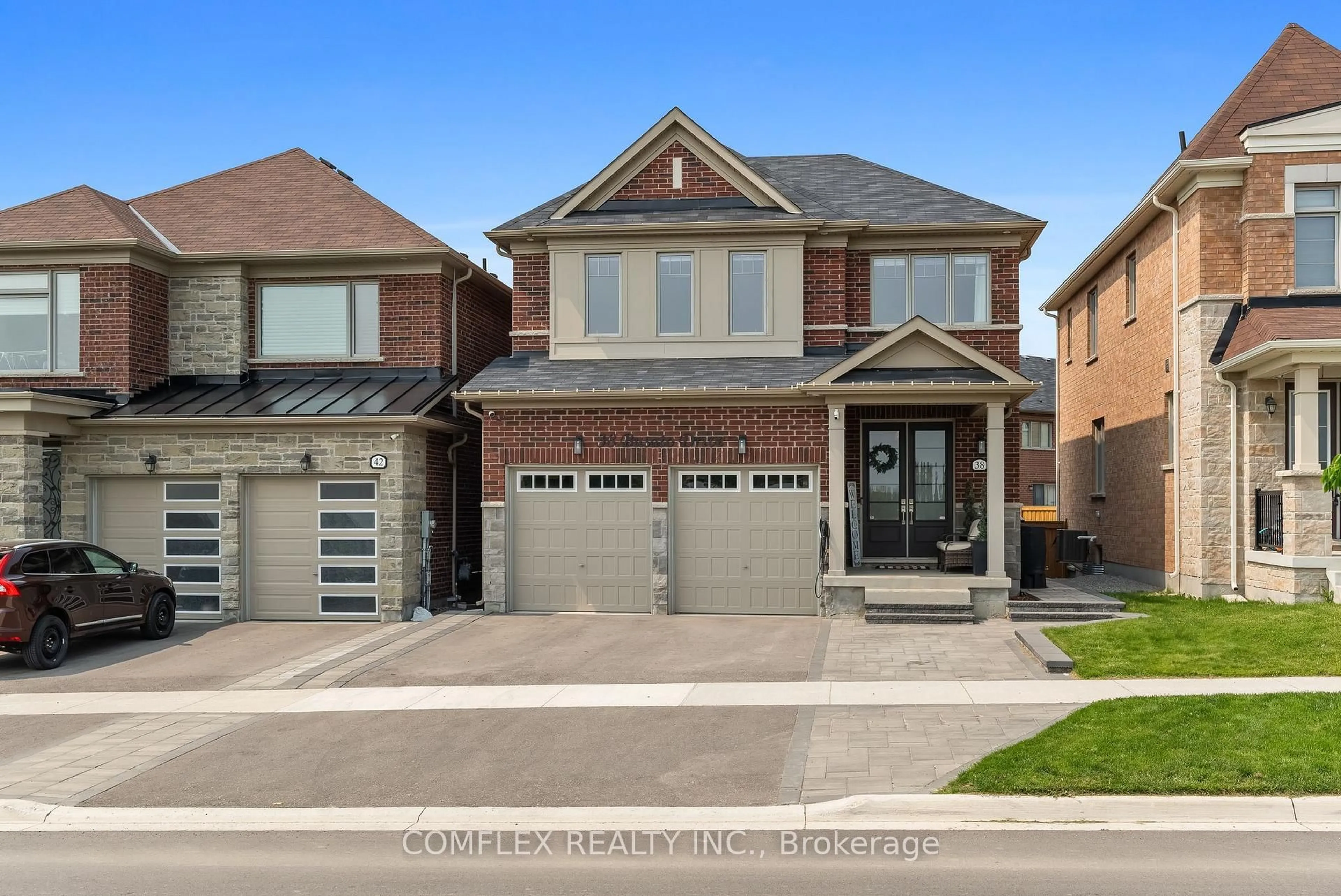 Home with brick exterior material, street for 38 Busato Dr, Whitchurch-Stouffville Ontario L4A 4V2