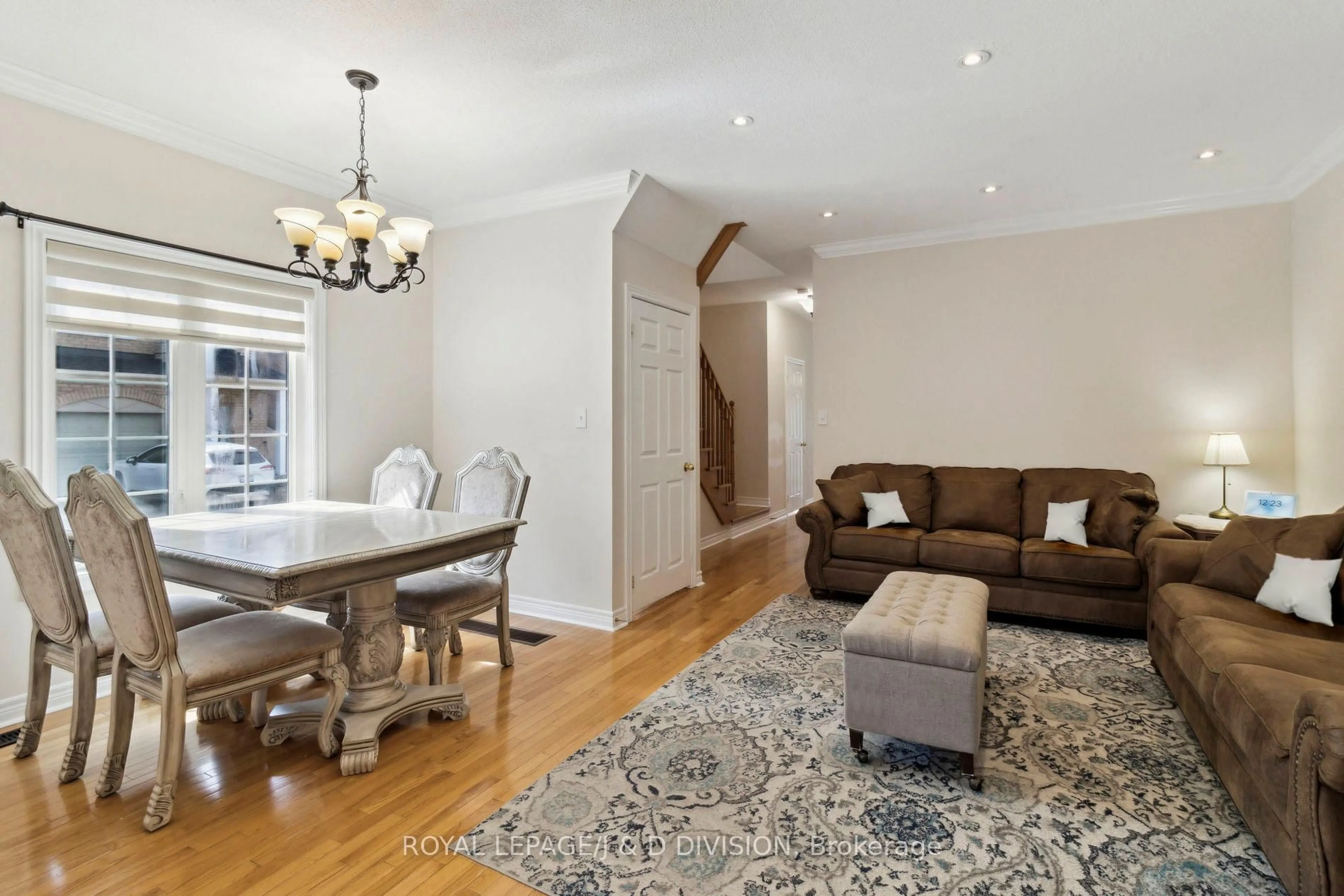 Dining room, unknown for 187 Tom Taylor Cres, Newmarket Ontario L3X 3E9
