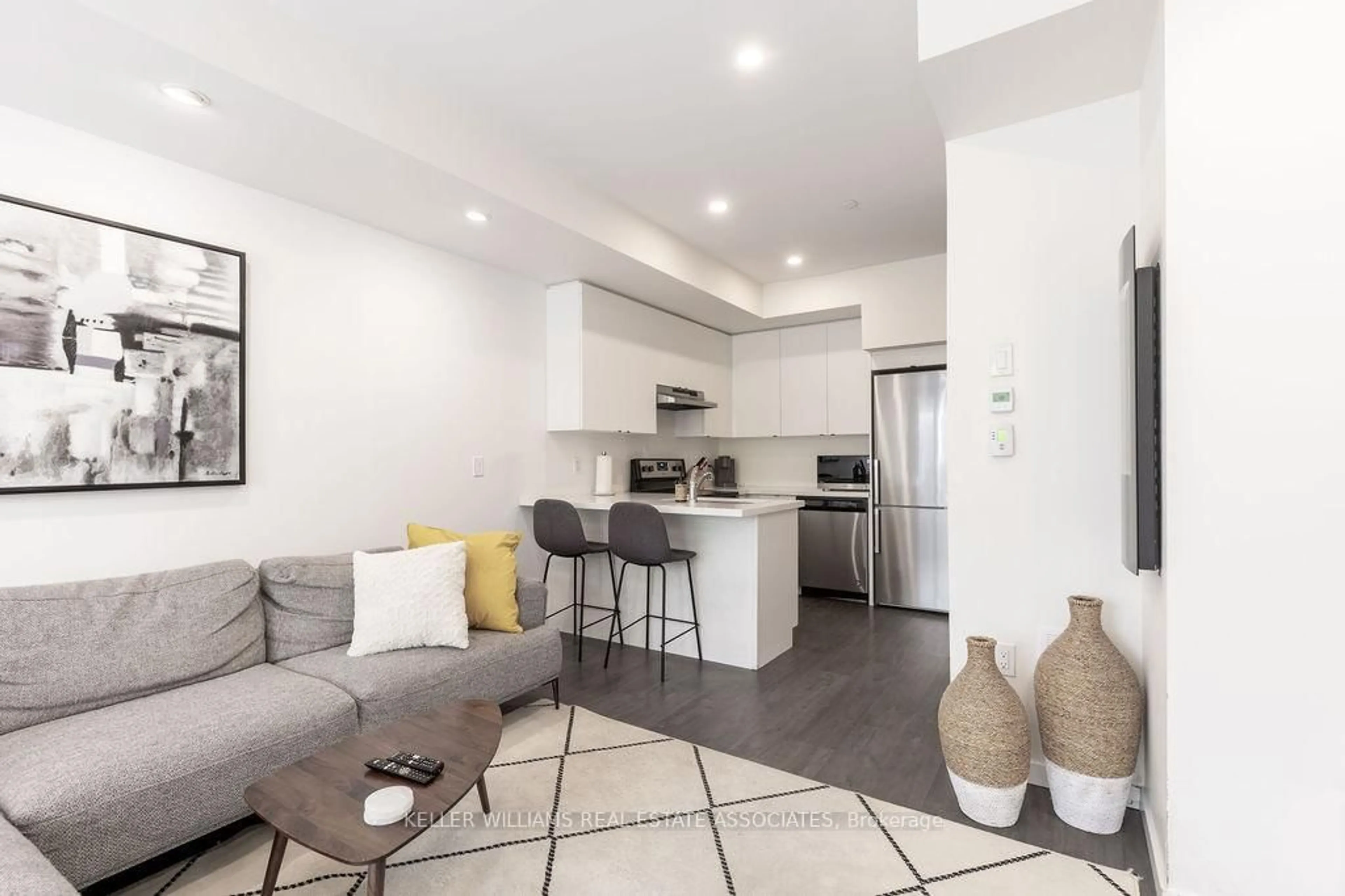 Open concept kitchen, unknown for 500 Alex Gardner Circ #93, Aurora Ontario L4G 3G5