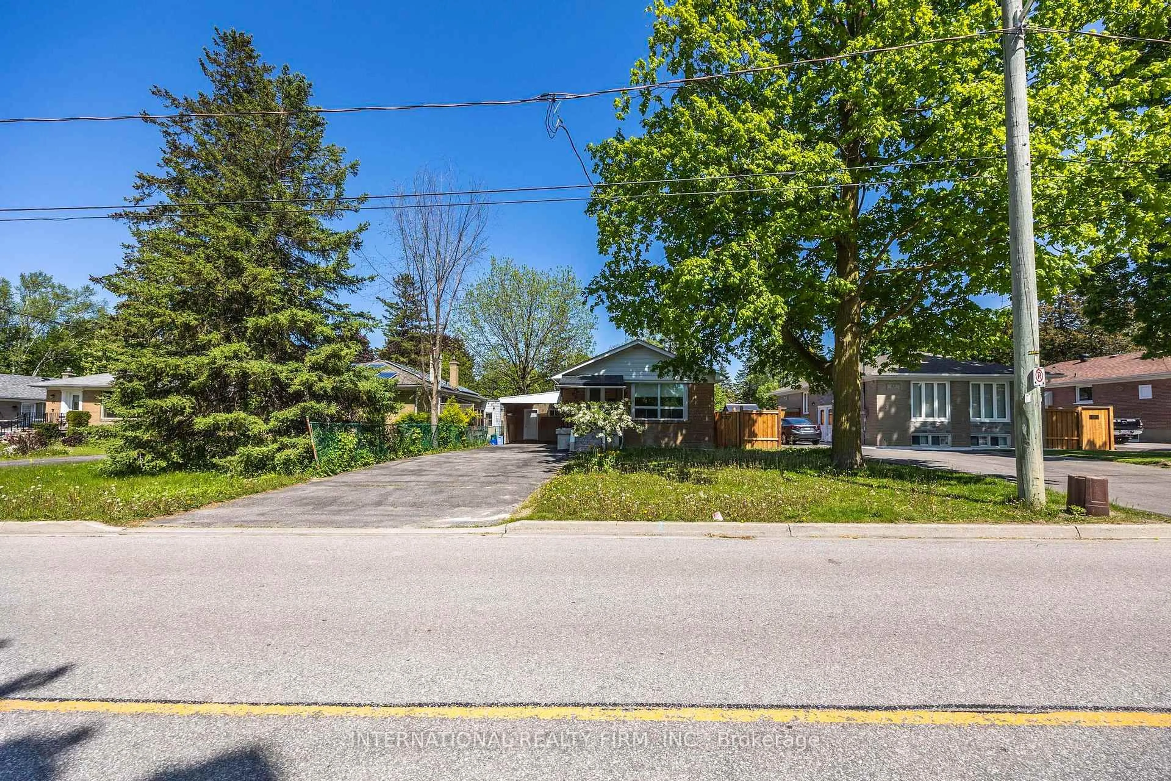 Unknown for 69 Bayview Pkwy, Newmarket Ontario L3Y 3W2