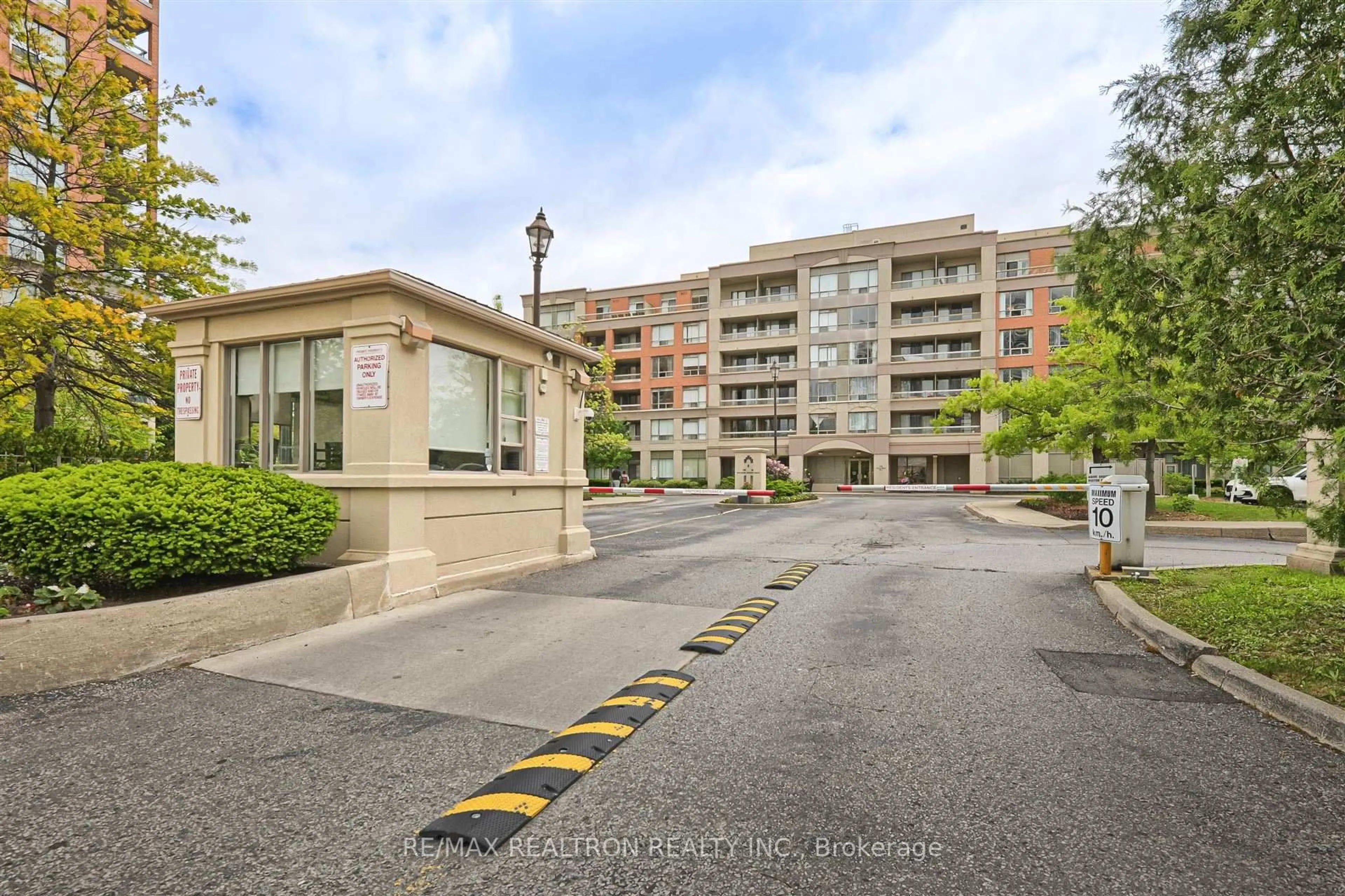 Unknown for 19 Northern Heights Dr #510, Richmond Hill Ontario L4B 4M4
