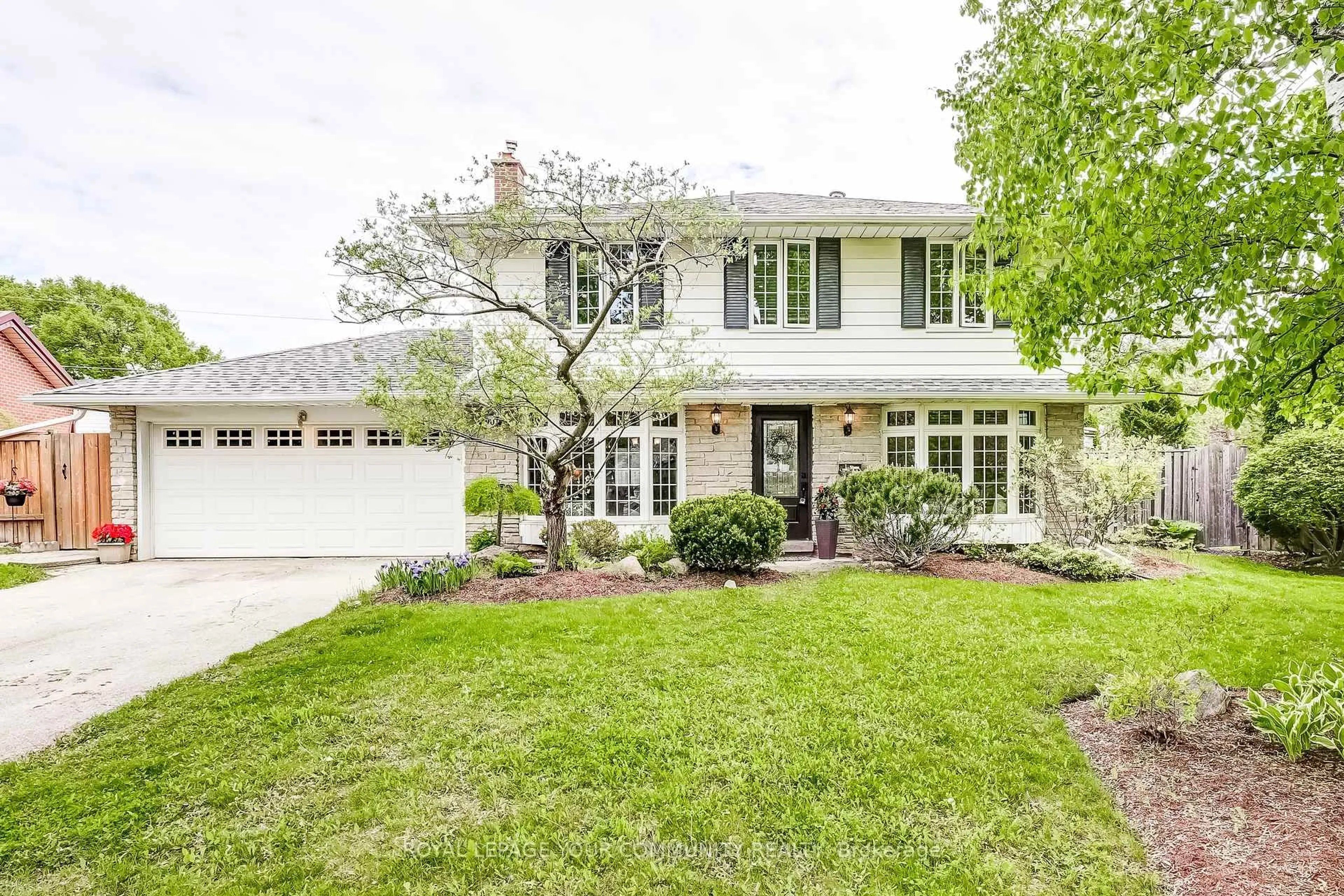 Home with brick exterior material, street for 90 Drakefield Rd, Markham Ontario L3P 1H1