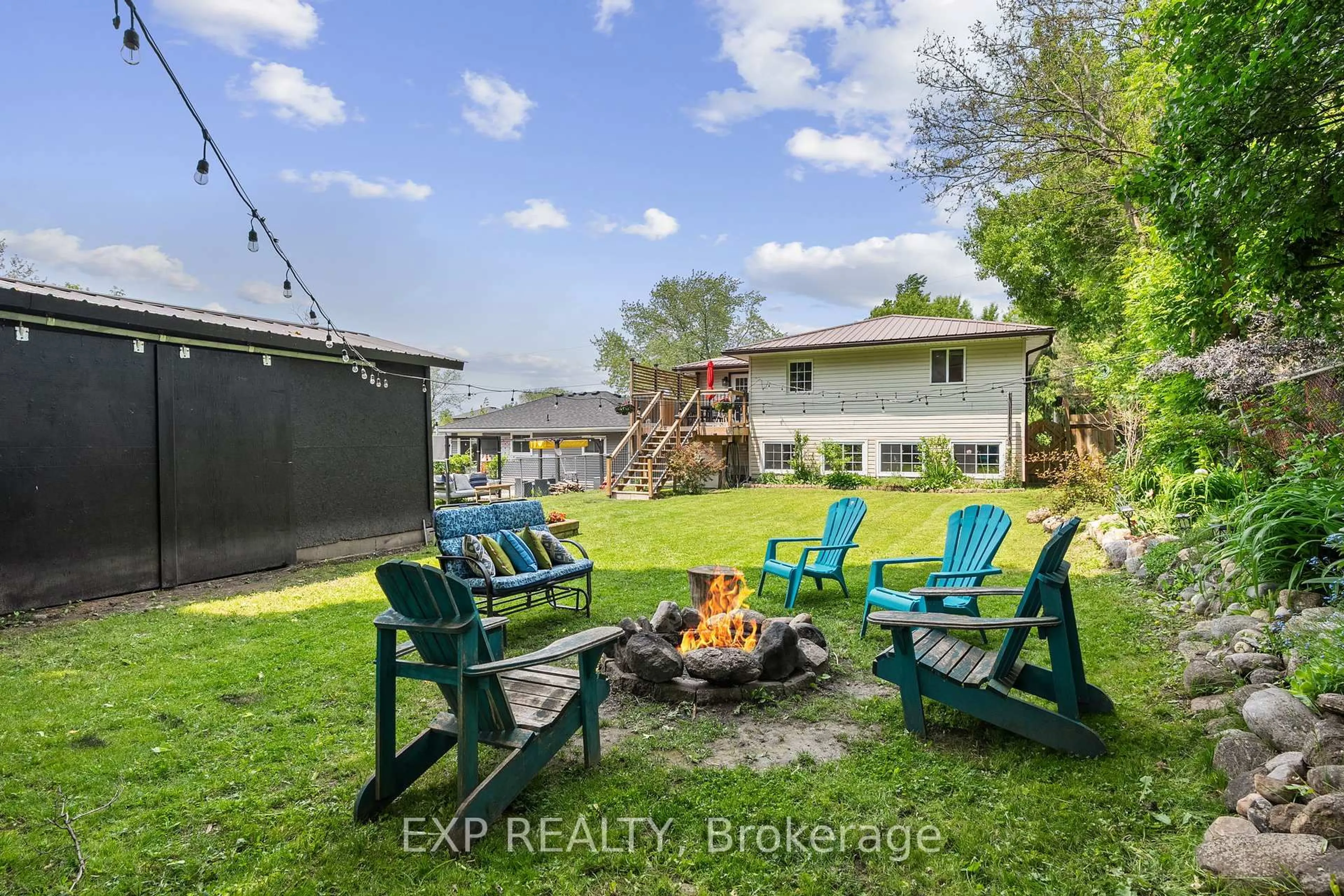 Patio, water/lake/river/ocean view for 307 Pasadena Dr, Georgina Ontario L4P 2Z1