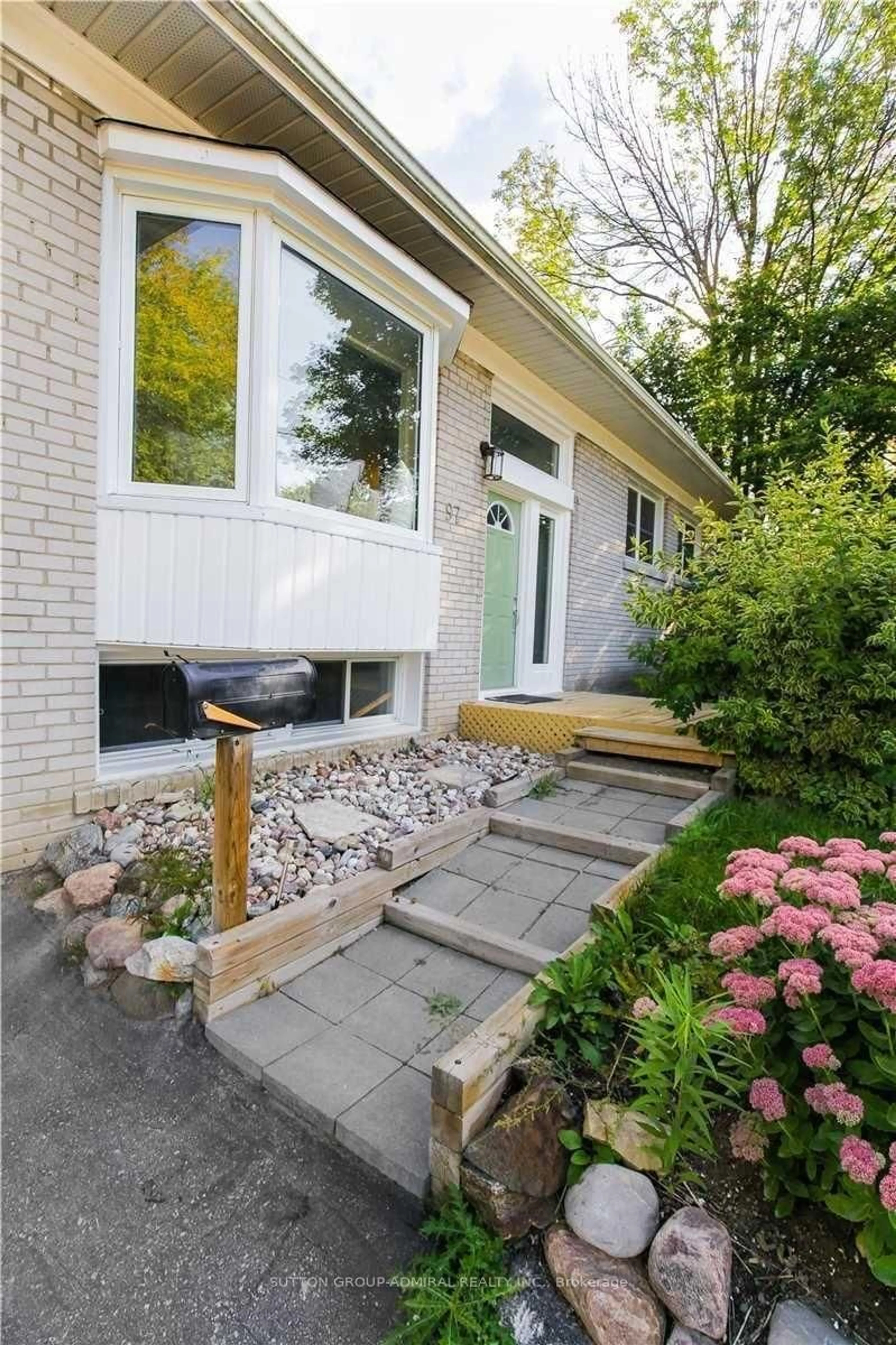 Home with brick exterior material, street for 97 Millard Ave, Newmarket Ontario L3Y 1Y7
