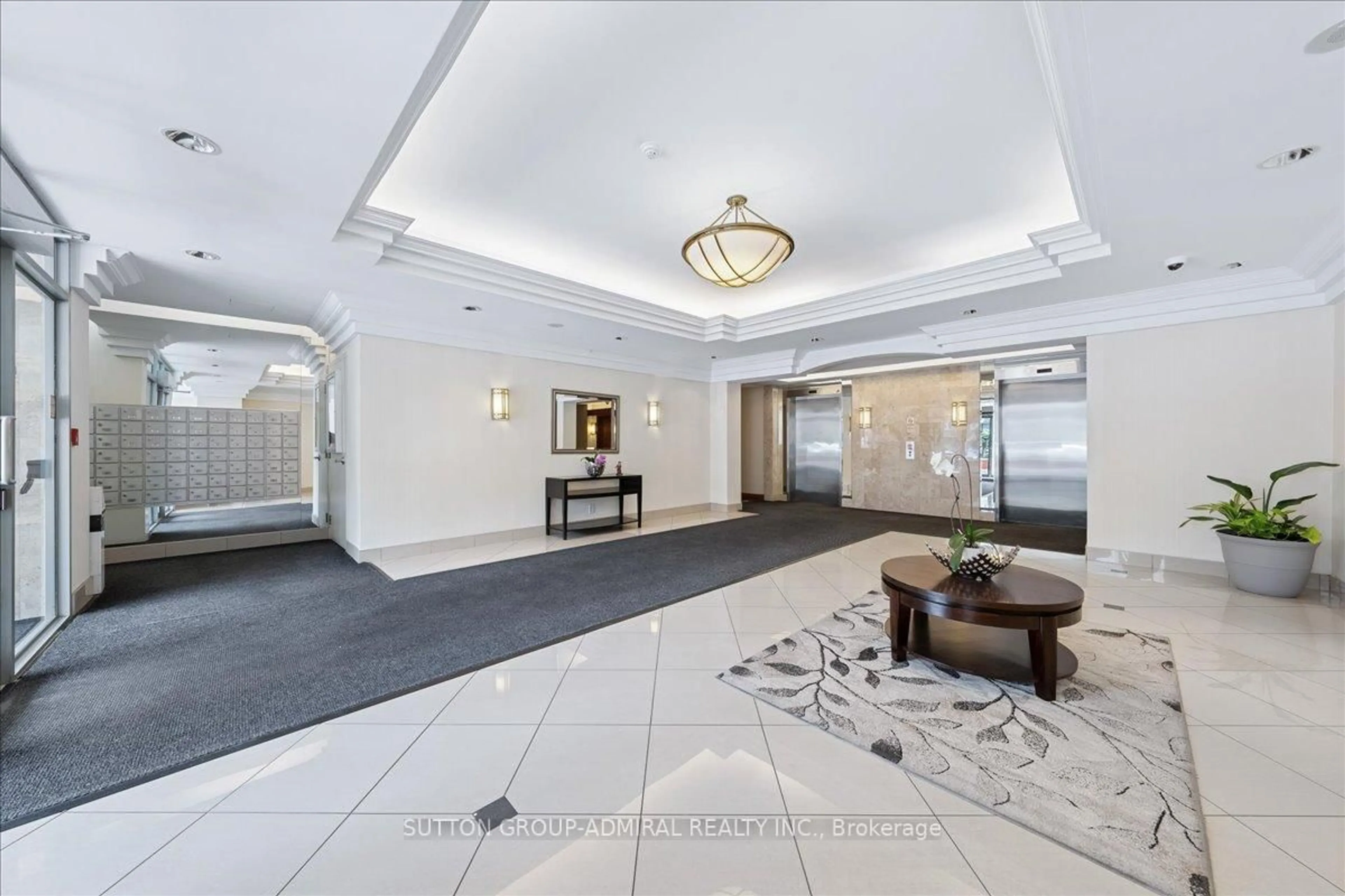 Indoor foyer for 745 New Westminster Dr #705, Vaughan Ontario L4J 8J9