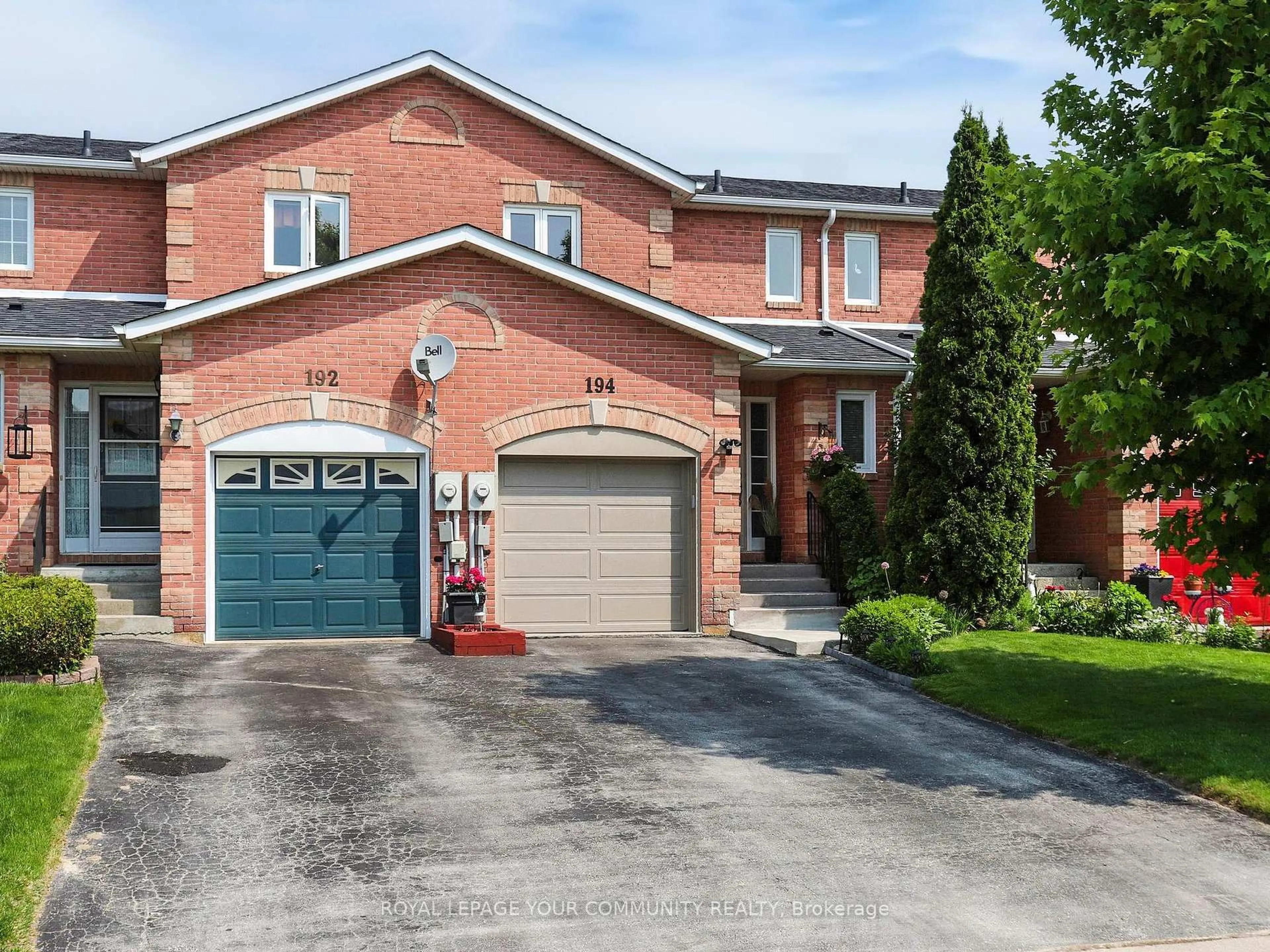 Home with brick exterior material, street for 194 Fairwood Dr, Georgina Ontario L4P 3Y5