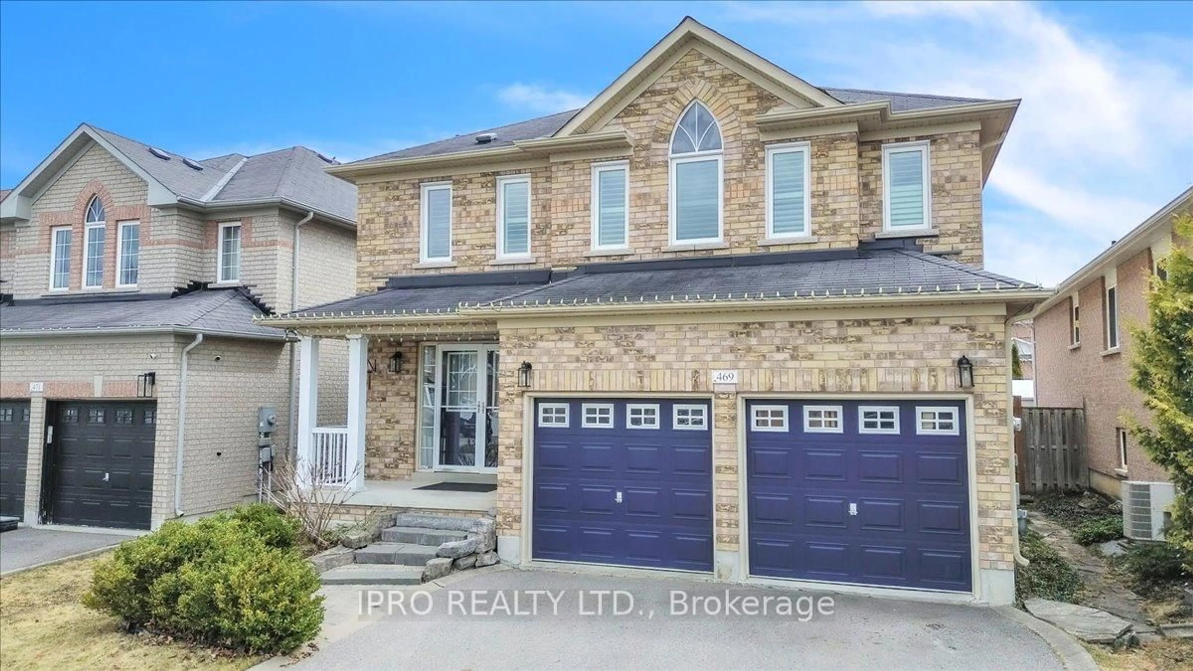 Home with brick exterior material, street for 469 king St, East Gwillimbury Ontario L0G 1M0