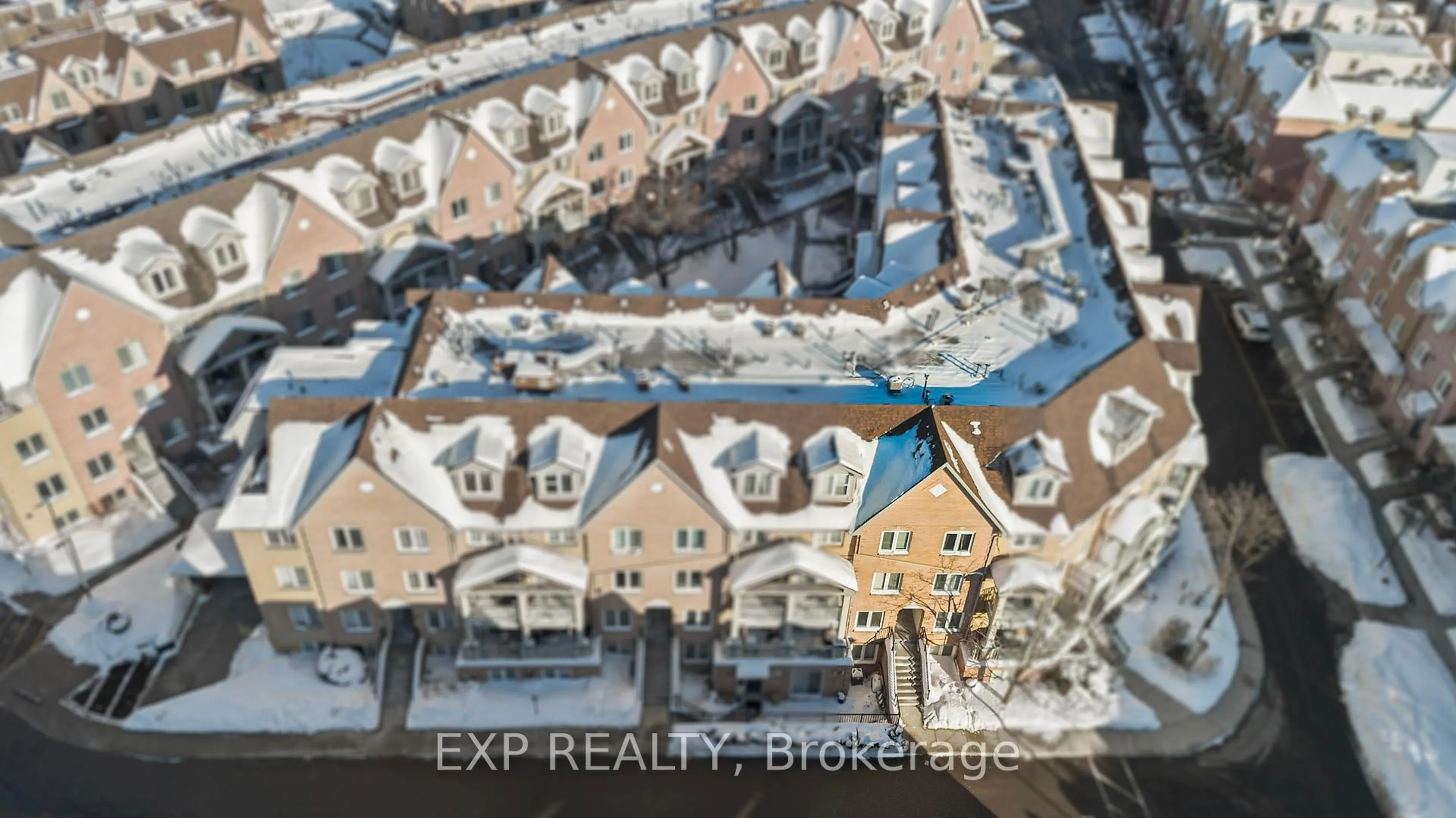 A pic from outside/outdoor area/front of a property/back of a property/a pic from drone, city buildings view from balcony for 75 Weldrick Rd #712, Richmond Hill Ontario L4C 0H9