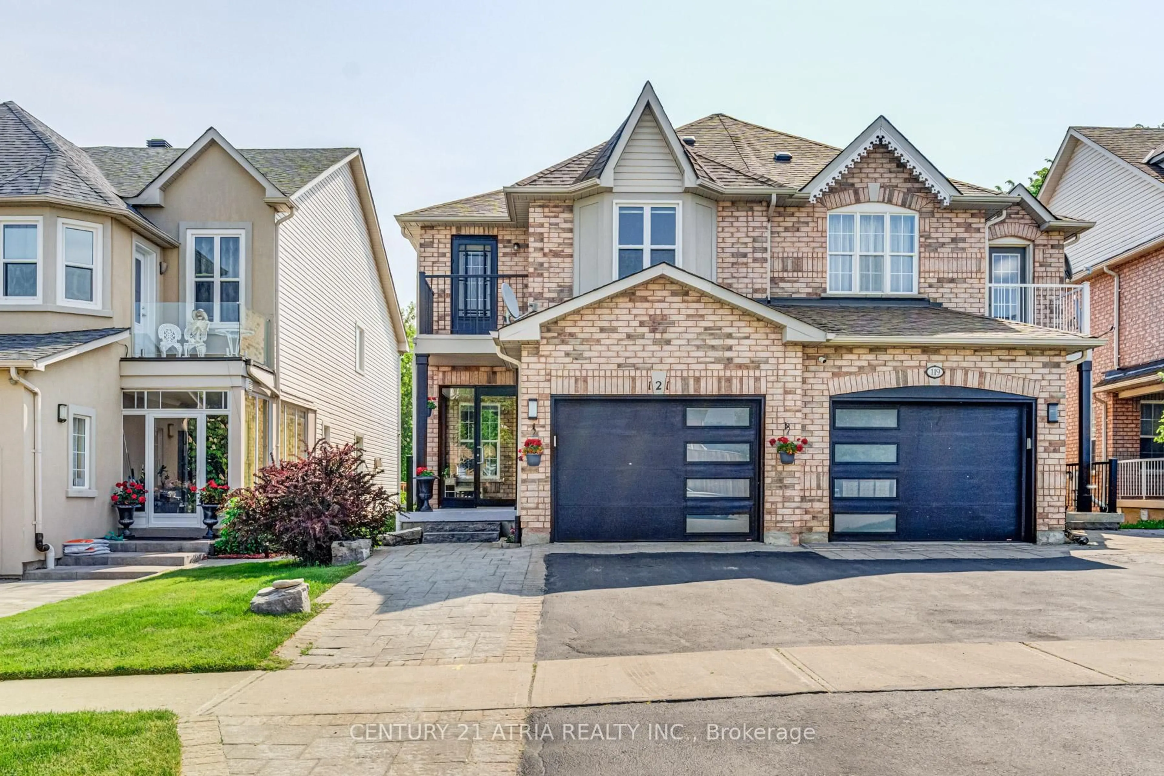 Home with brick exterior material, street for 121 English Oak Dr, Richmond Hill Ontario L4E 3X4