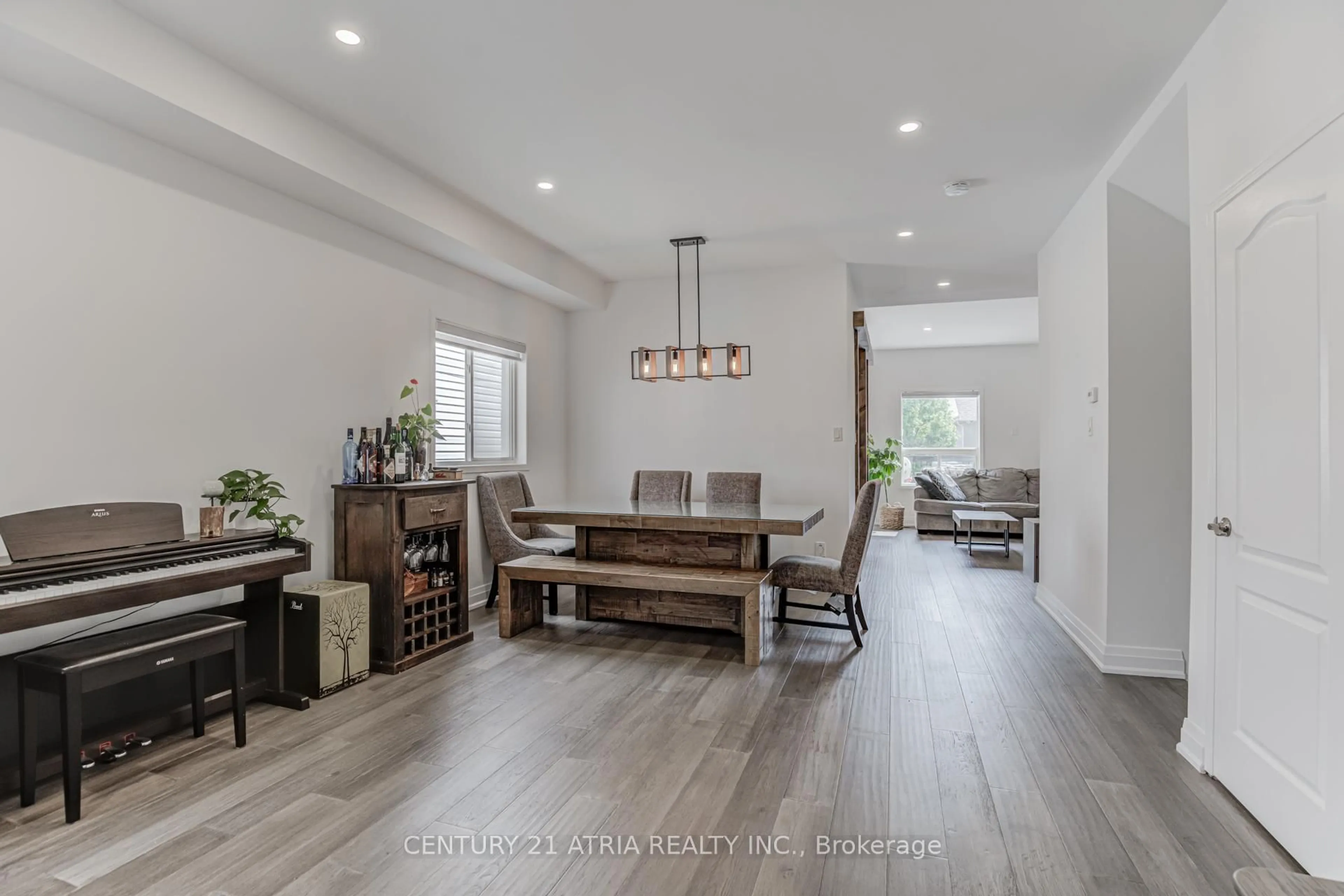 Unknown for 121 English Oak Dr, Richmond Hill Ontario L4E 3X4