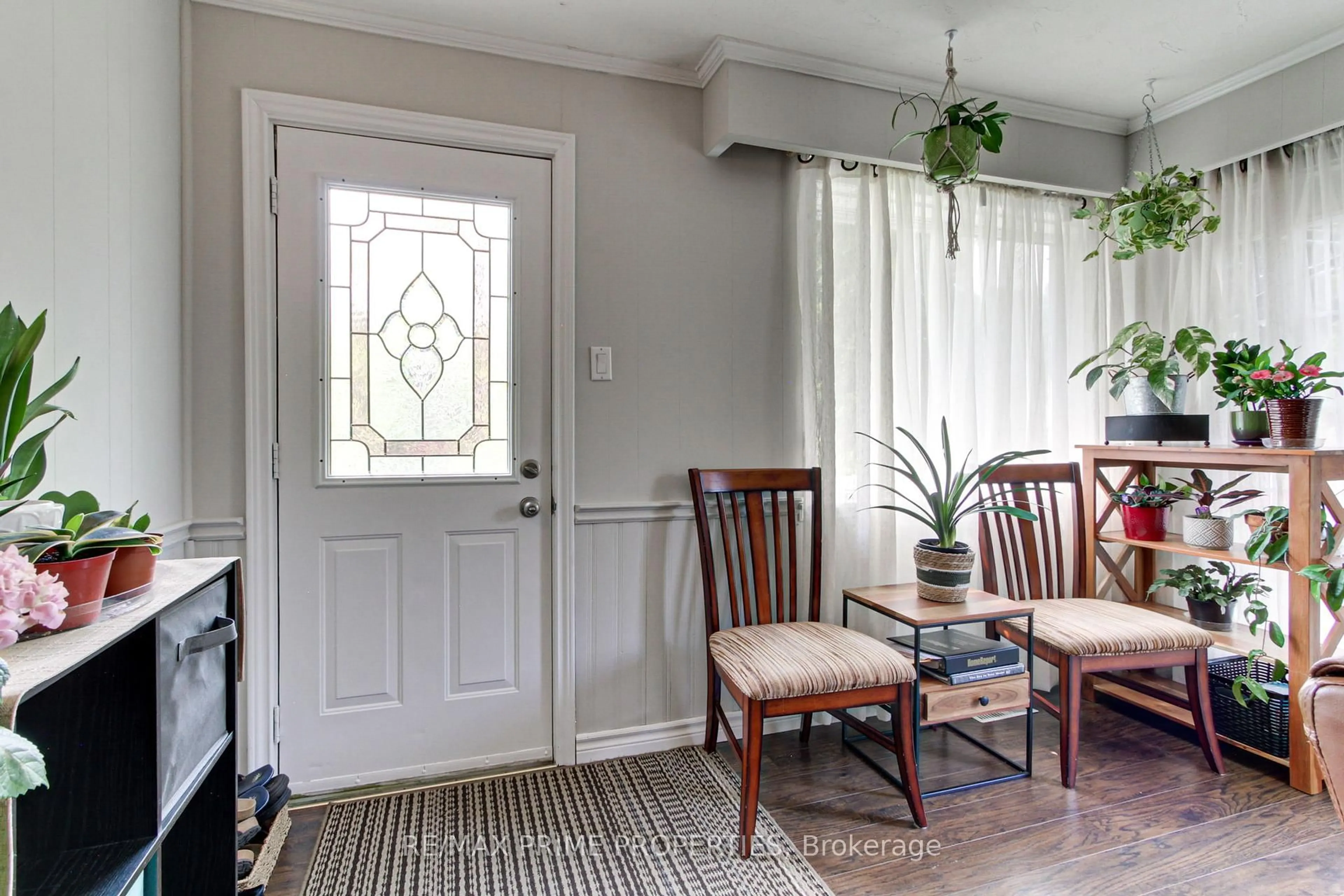Dining room, unknown for 274 Parkway Ave, Georgina Ontario L4P 2V9