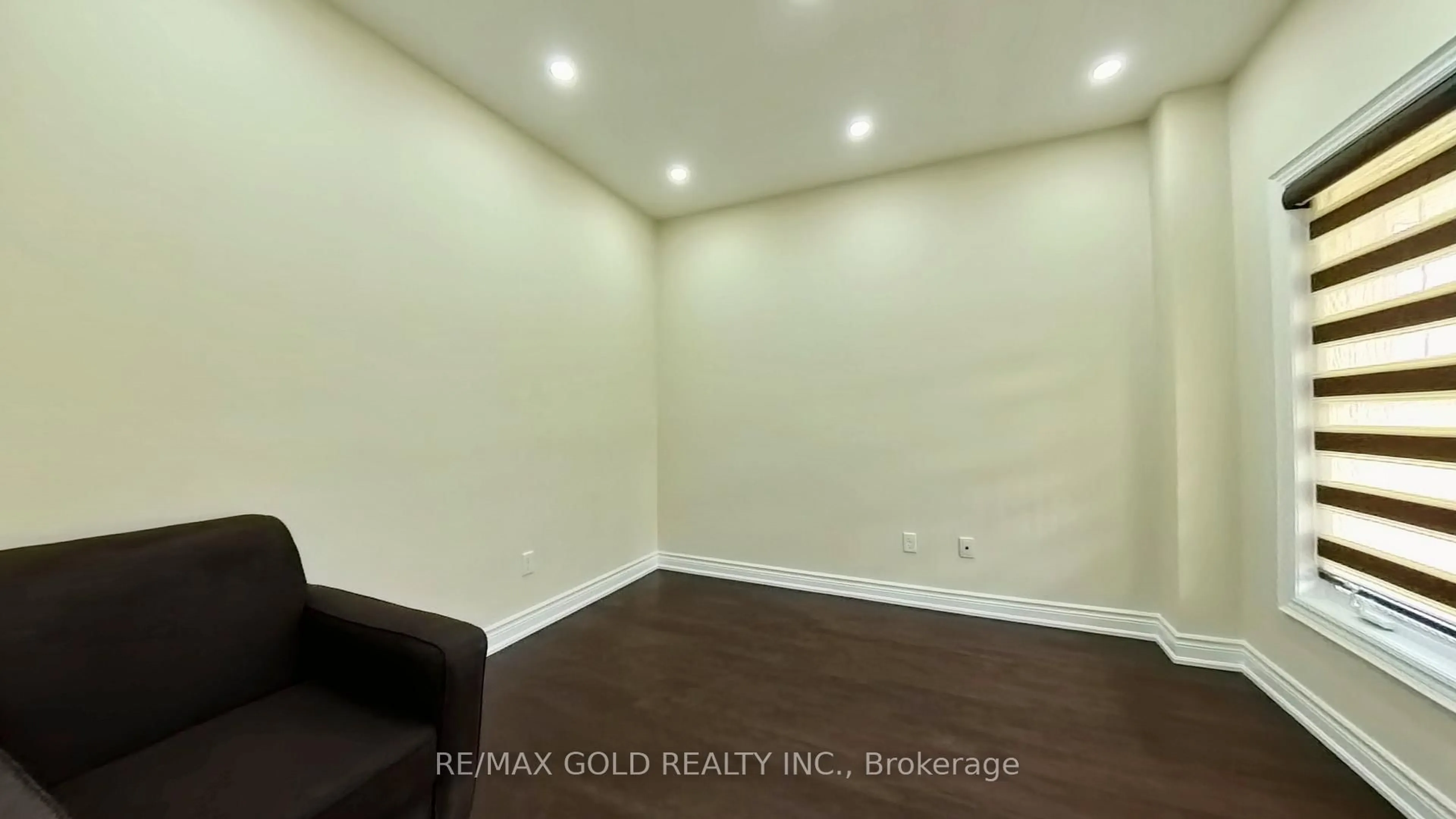 A pic of a room for 188 Church St, New Tecumseth Ontario L0M 1J0