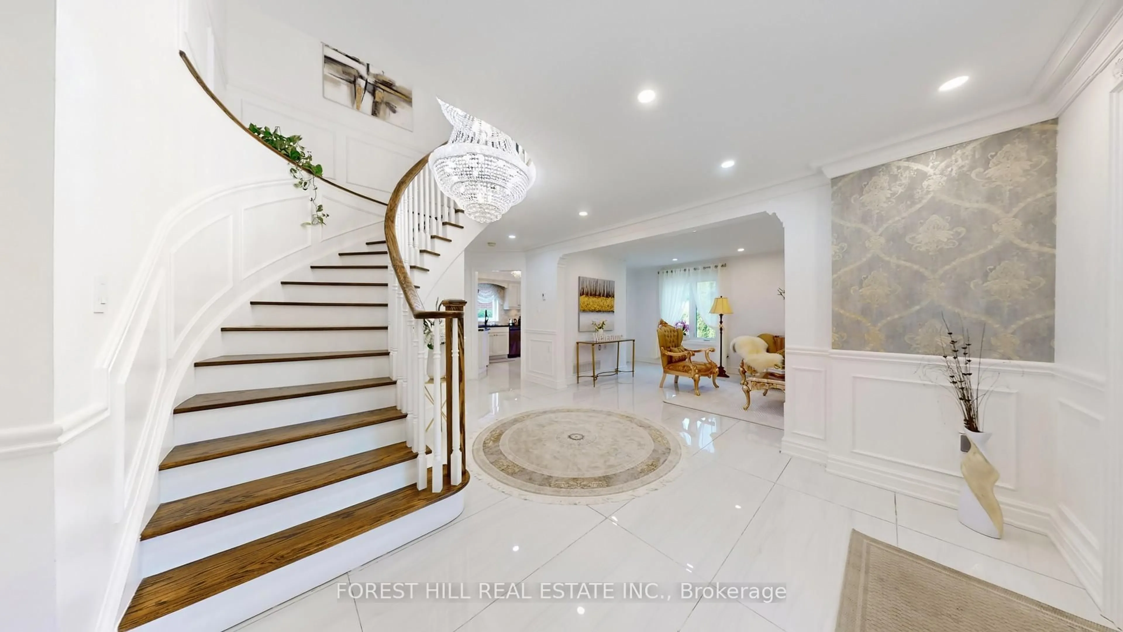 Indoor foyer for 133 Arten Ave, Richmond Hill Ontario L4C 9Y3