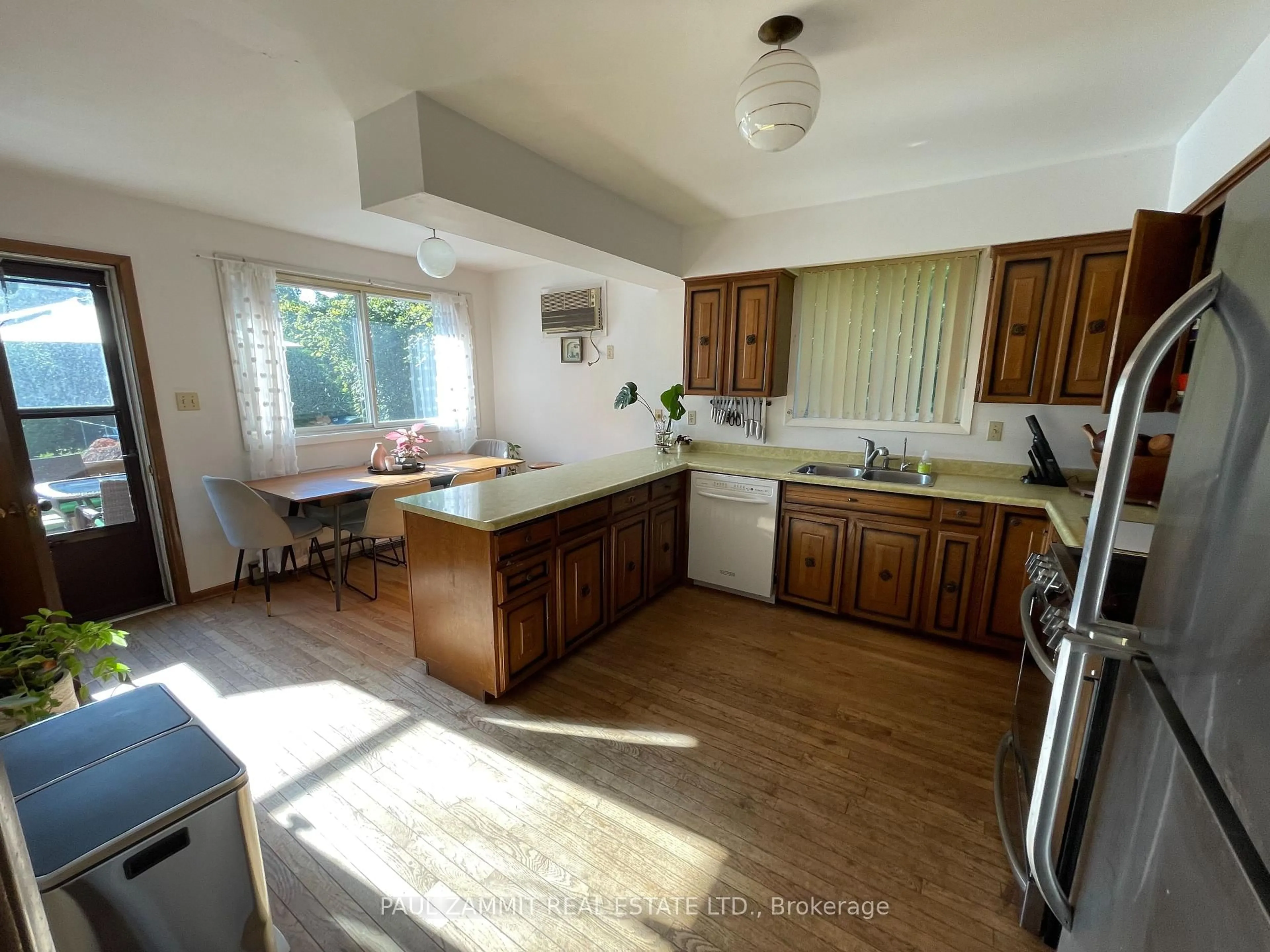 Standard kitchen, unknown for 76 Johnson St, Markham Ontario L3T 2P1
