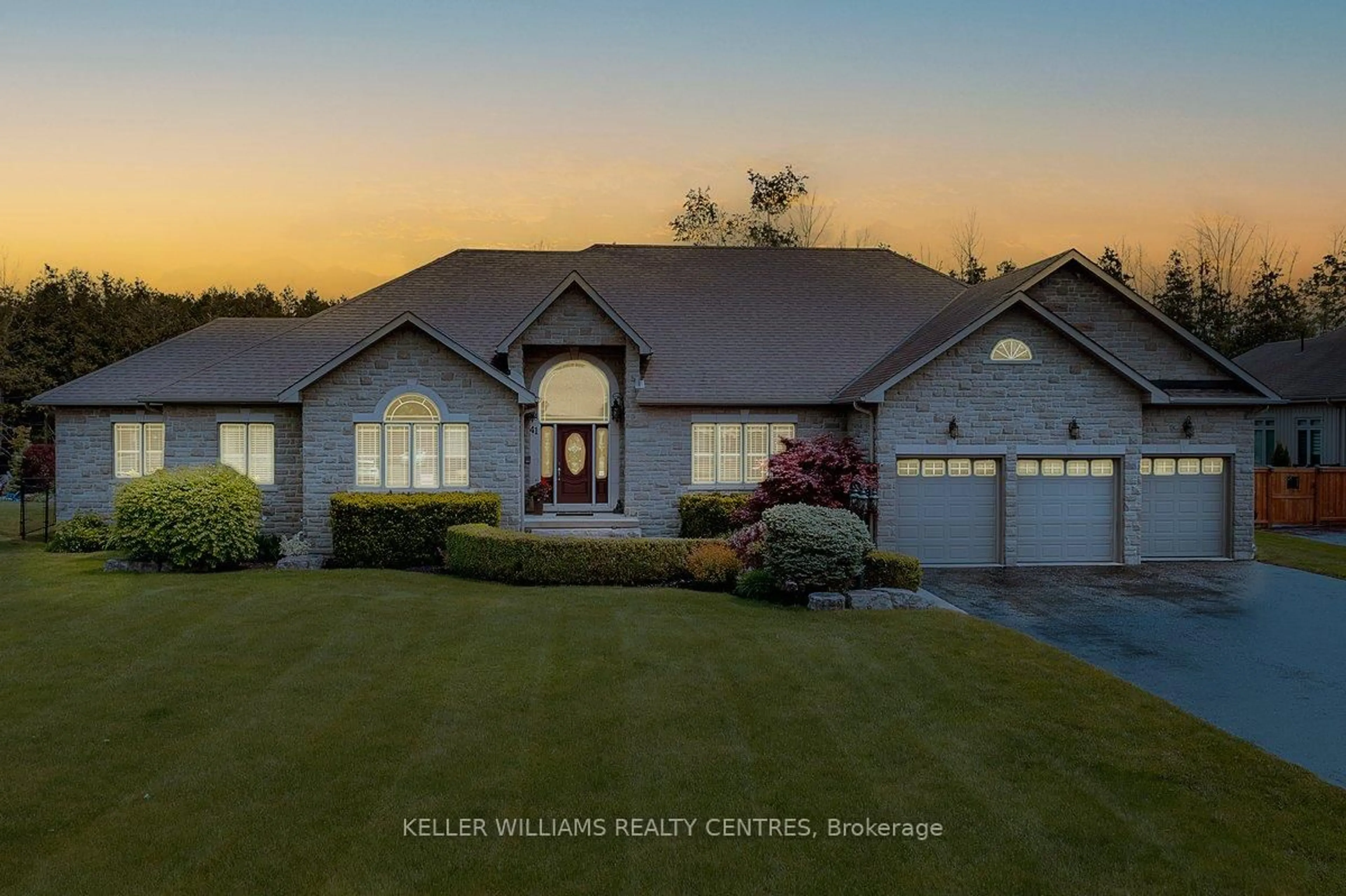 Home with vinyl exterior material, water/lake/river/ocean view for 41 Huntley Dr, Georgina Ontario L0E 1S0