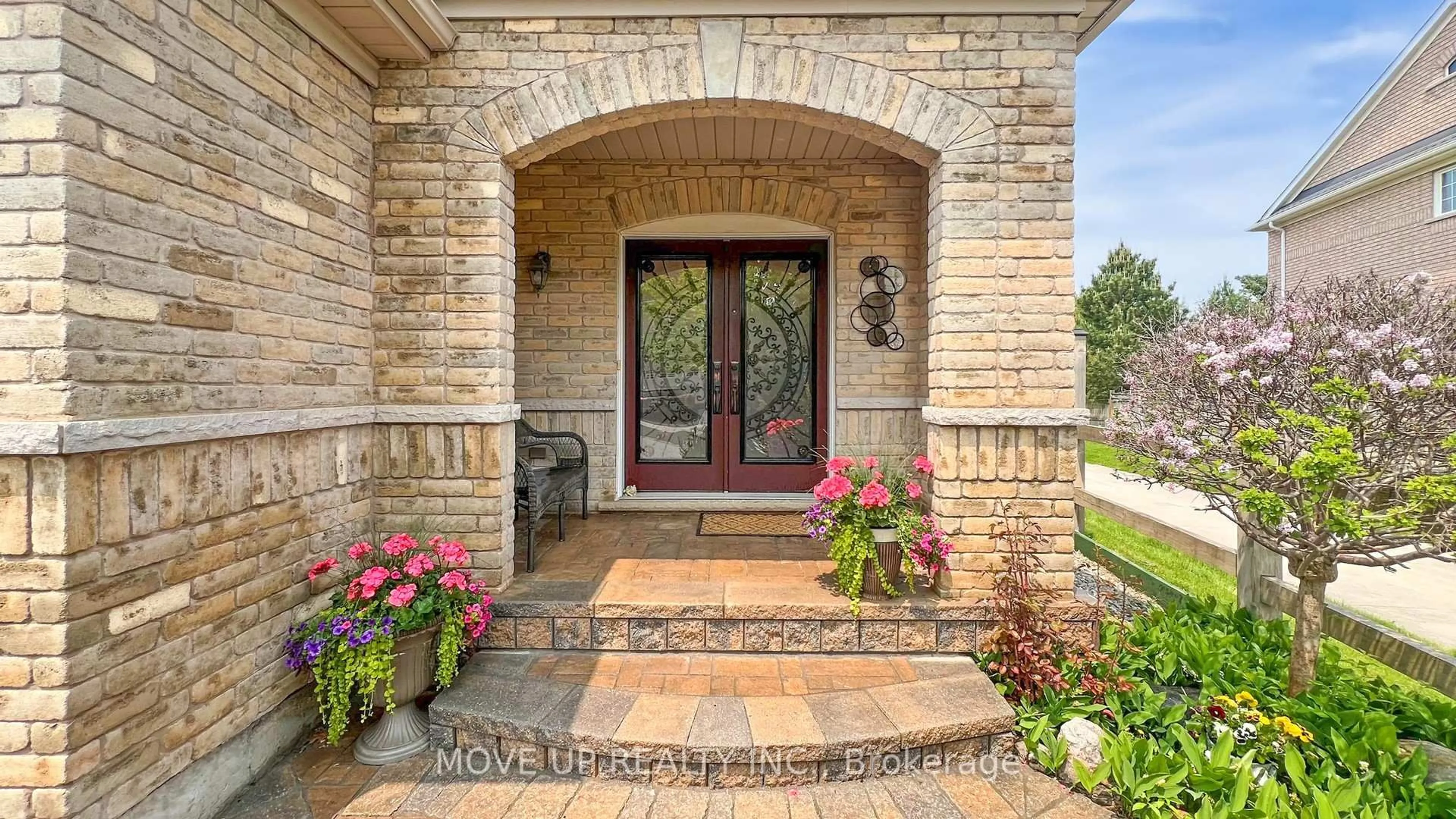 Indoor entryway for 84 Santa Amato Cres, Vaughan Ontario L4J 0E9
