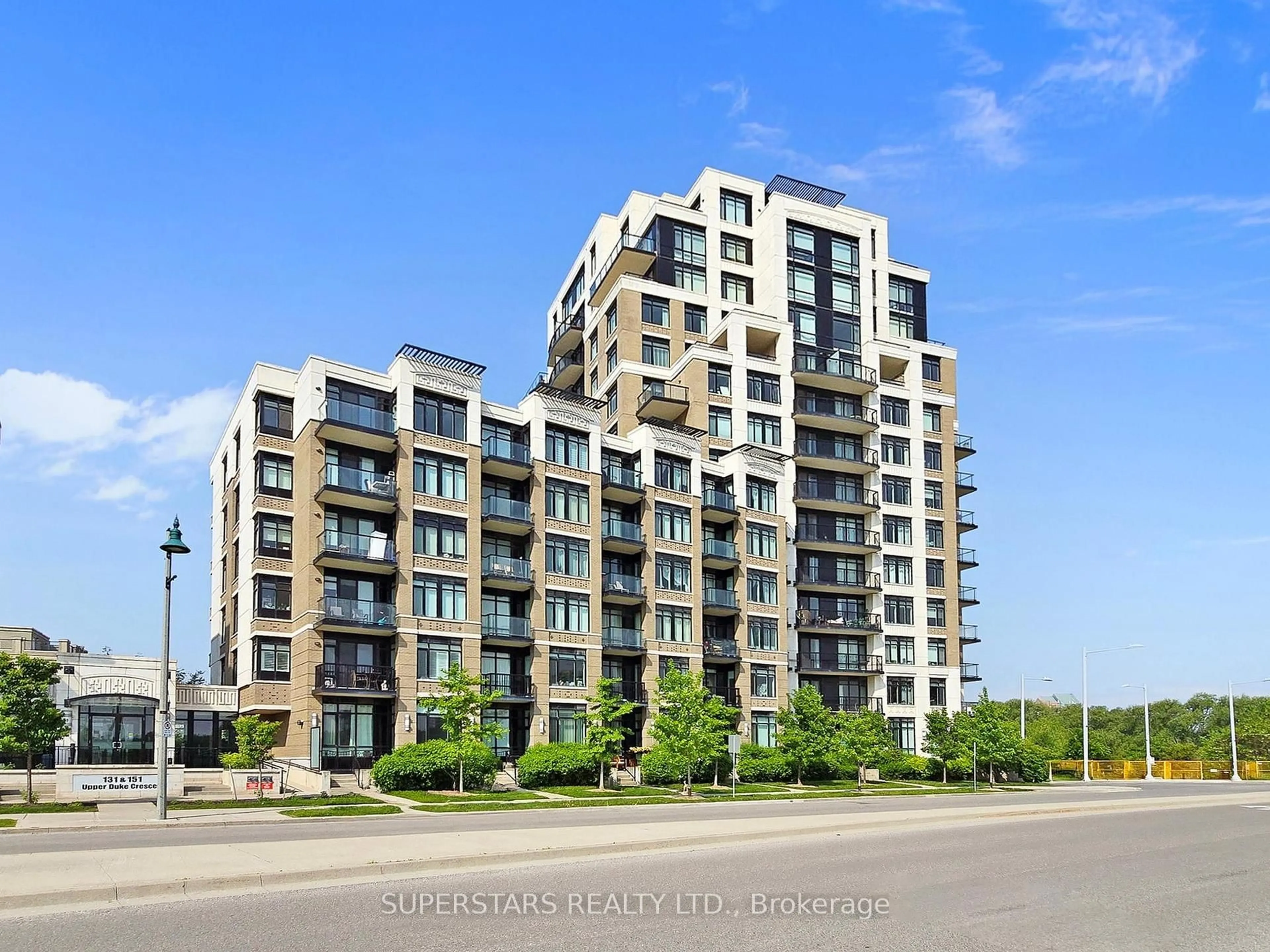 A pic from outside/outdoor area/front of a property/back of a property/a pic from drone, building for 131 Upper Duke Cres #703, Markham Ontario L6G 0C9