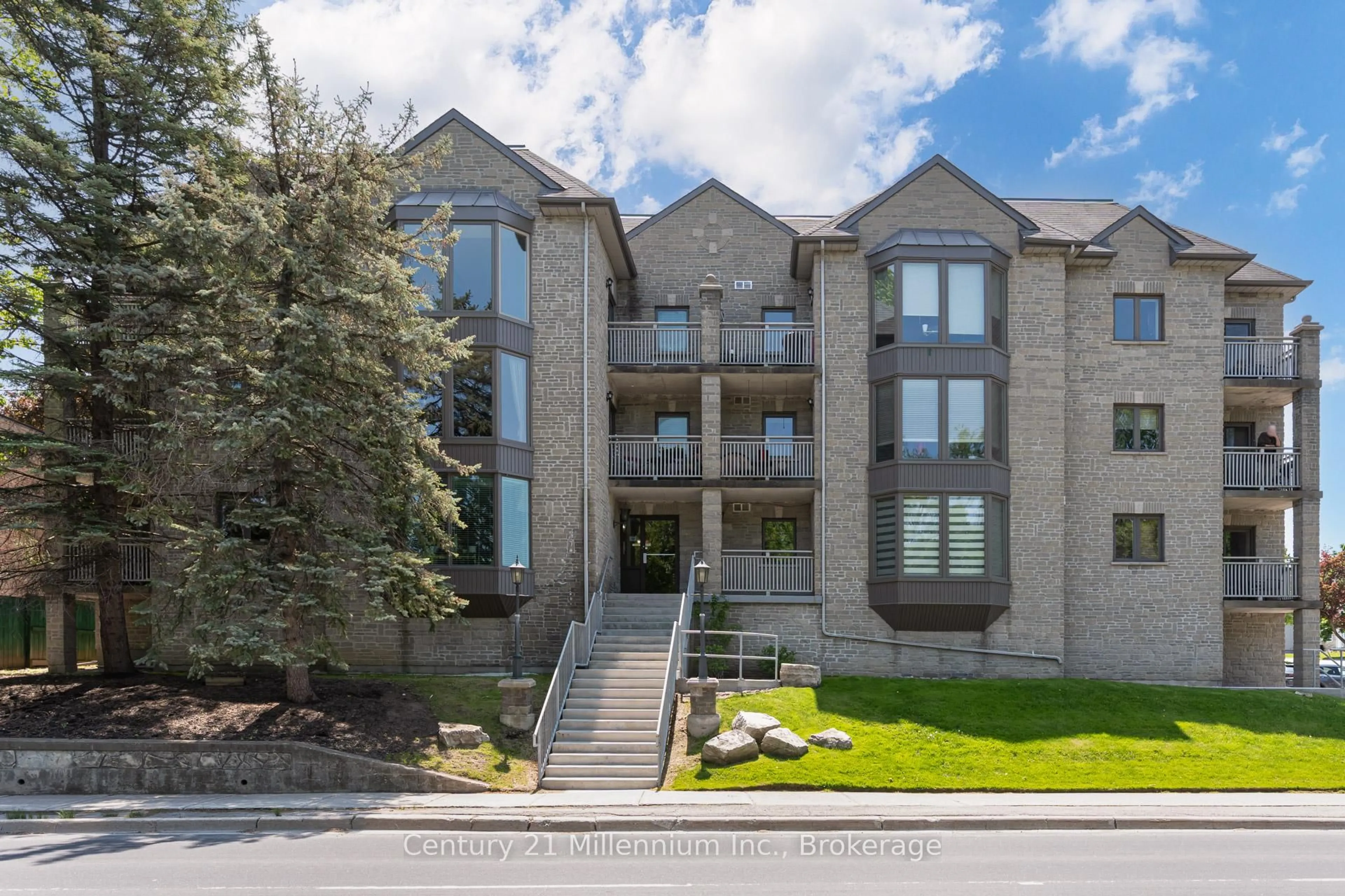 Home with brick exterior material, unknown for 21 George St #204, Aurora Ontario L4G 2S1