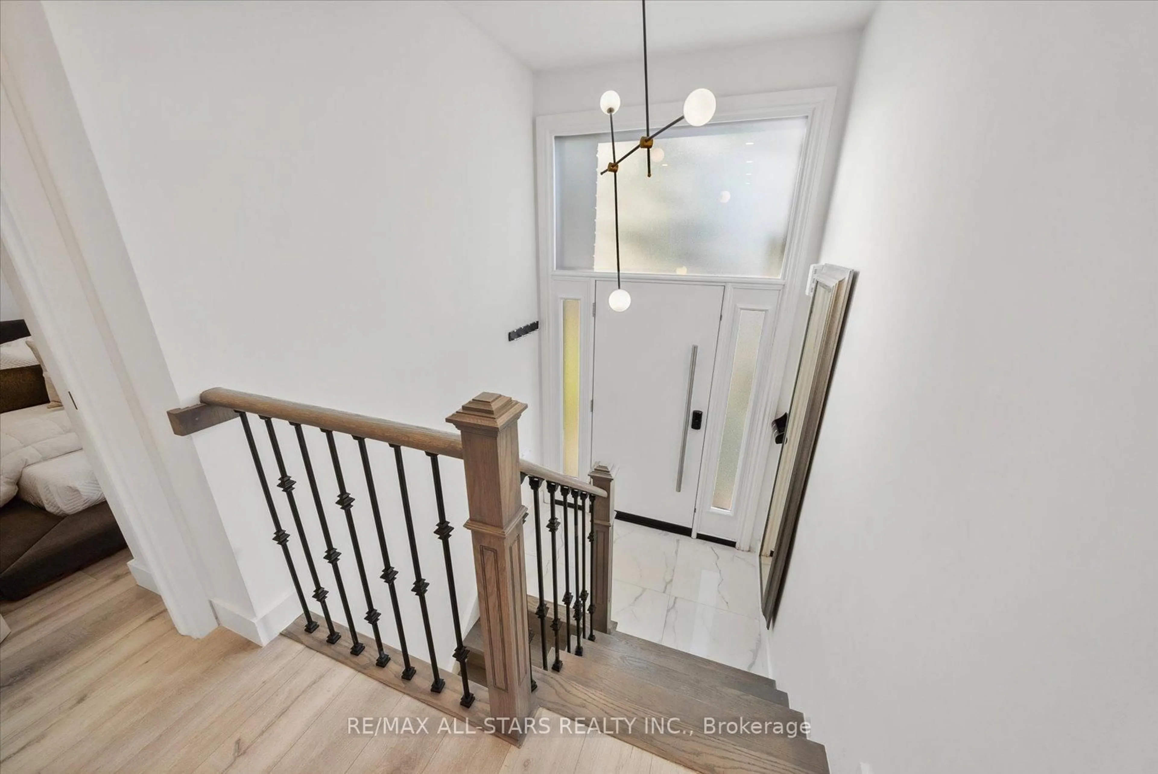 Unknown for 232 Currey Cres, Newmarket Ontario L3Y 5M9