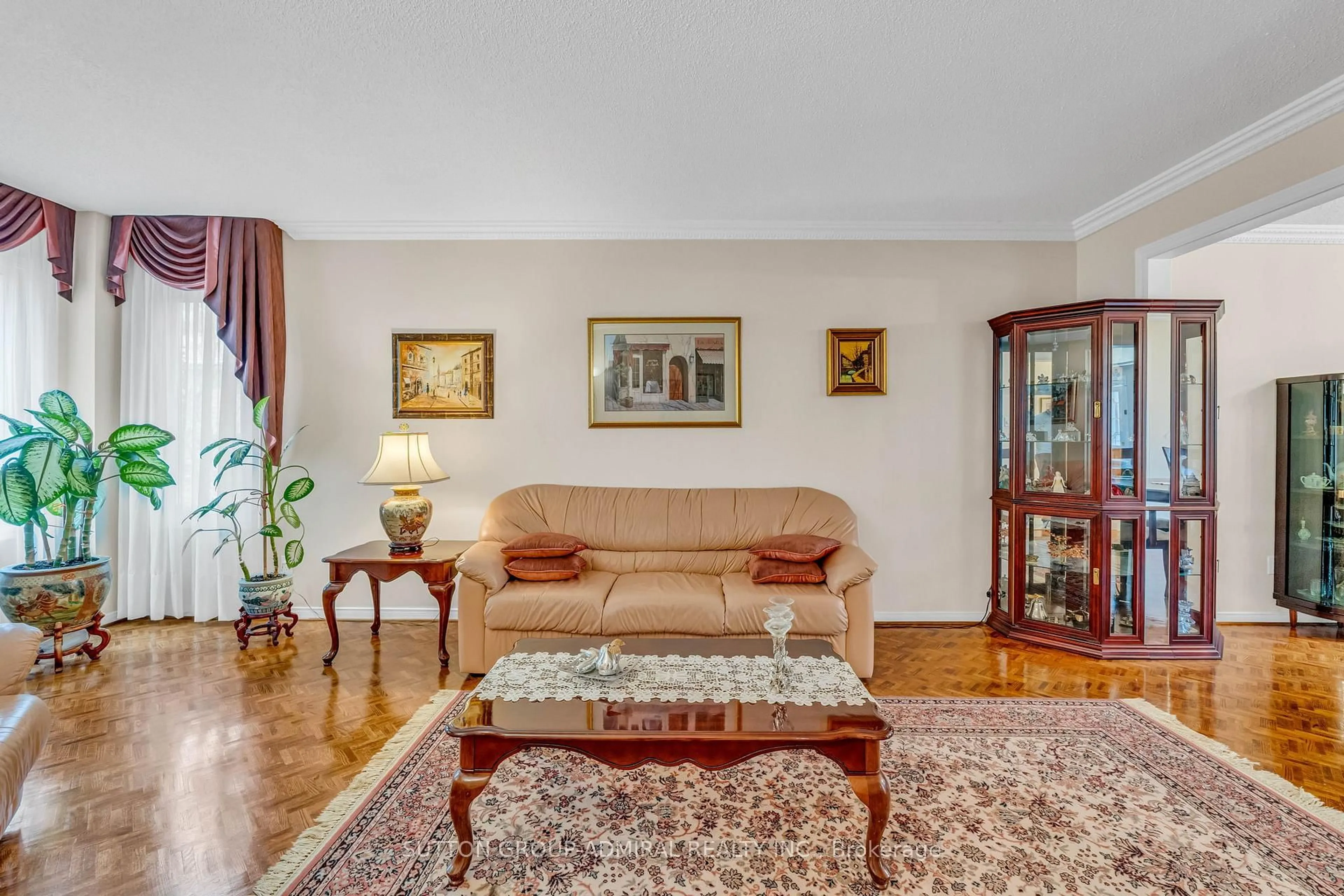 Living room with furniture, unknown for 44 Brownridge Dr, Vaughan Ontario L4J 7R7