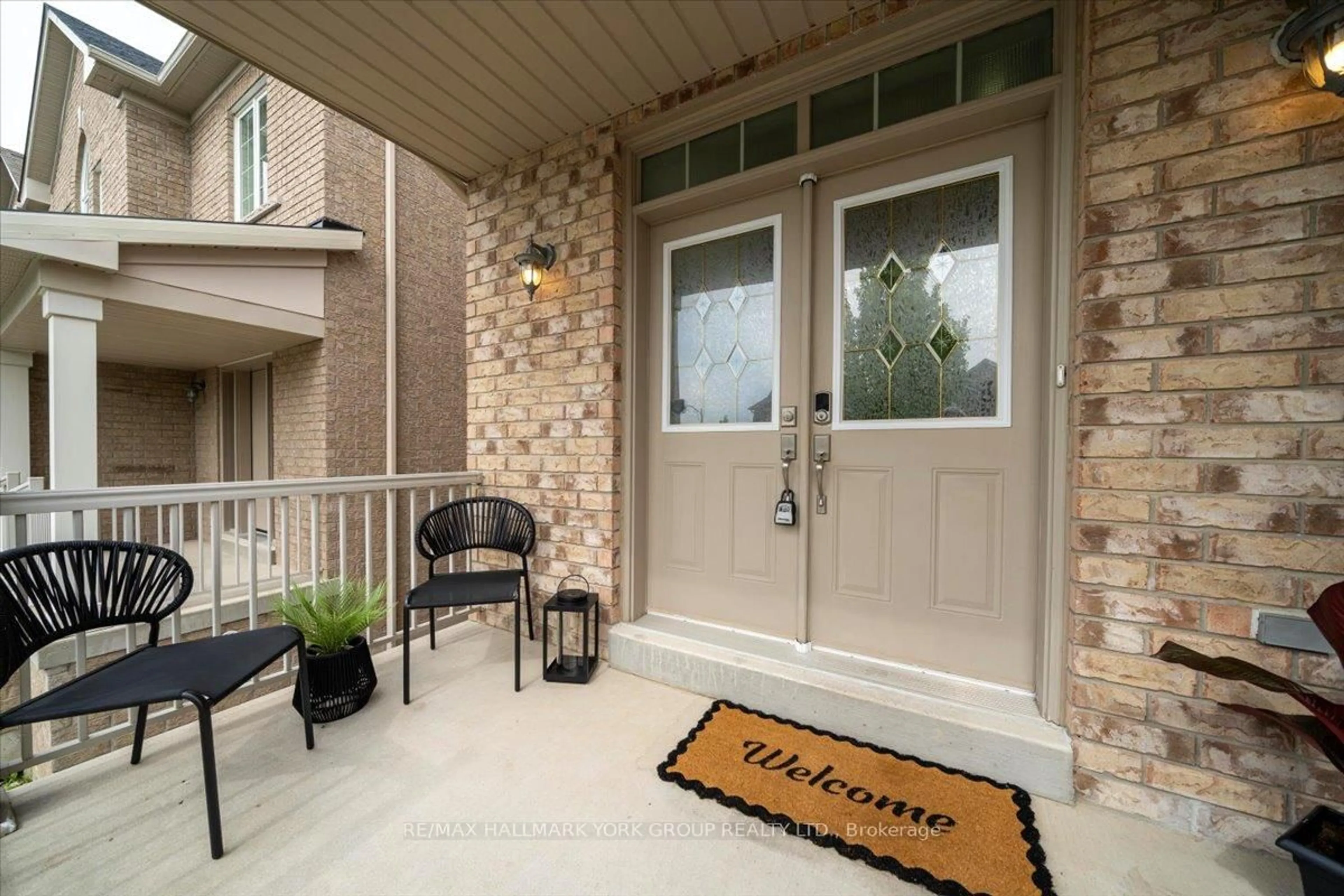 Indoor entryway for 95 Chelsea Cres, Bradford West Gwillimbury Ontario L3Z 0J7