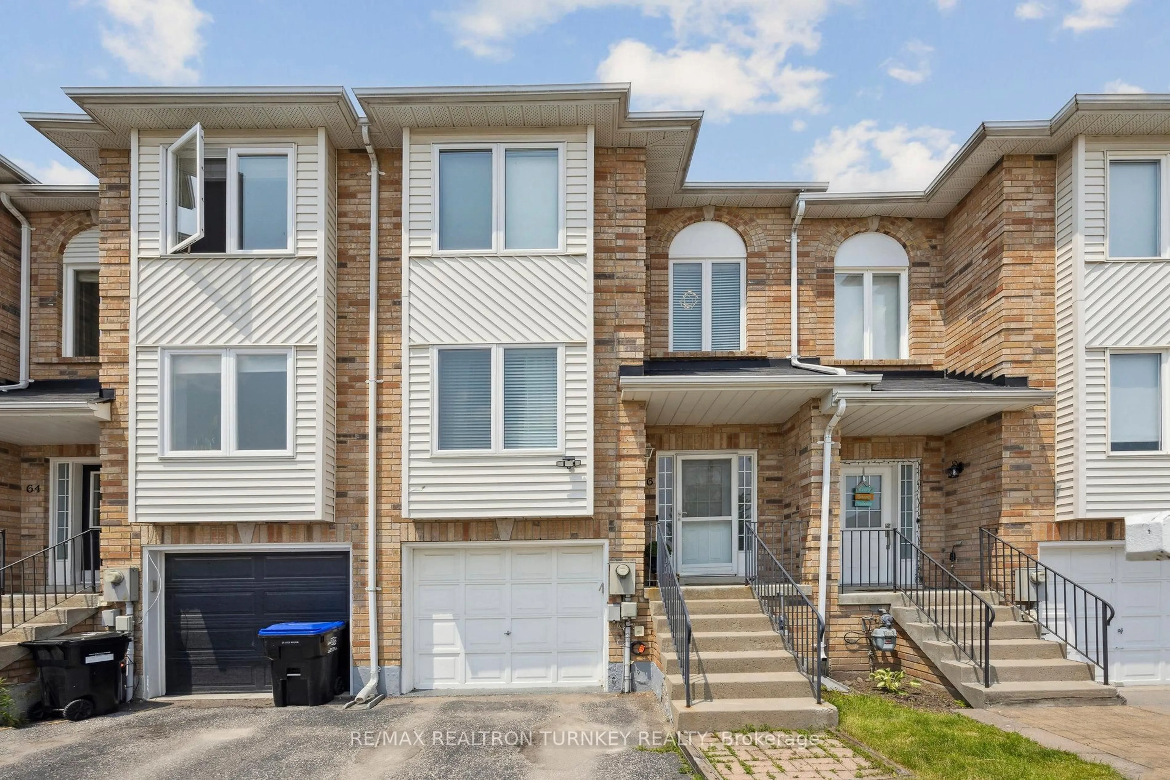 Home with brick exterior material, street for 66 Natale Crt, Bradford West Gwillimbury Ontario L3Z 3B1