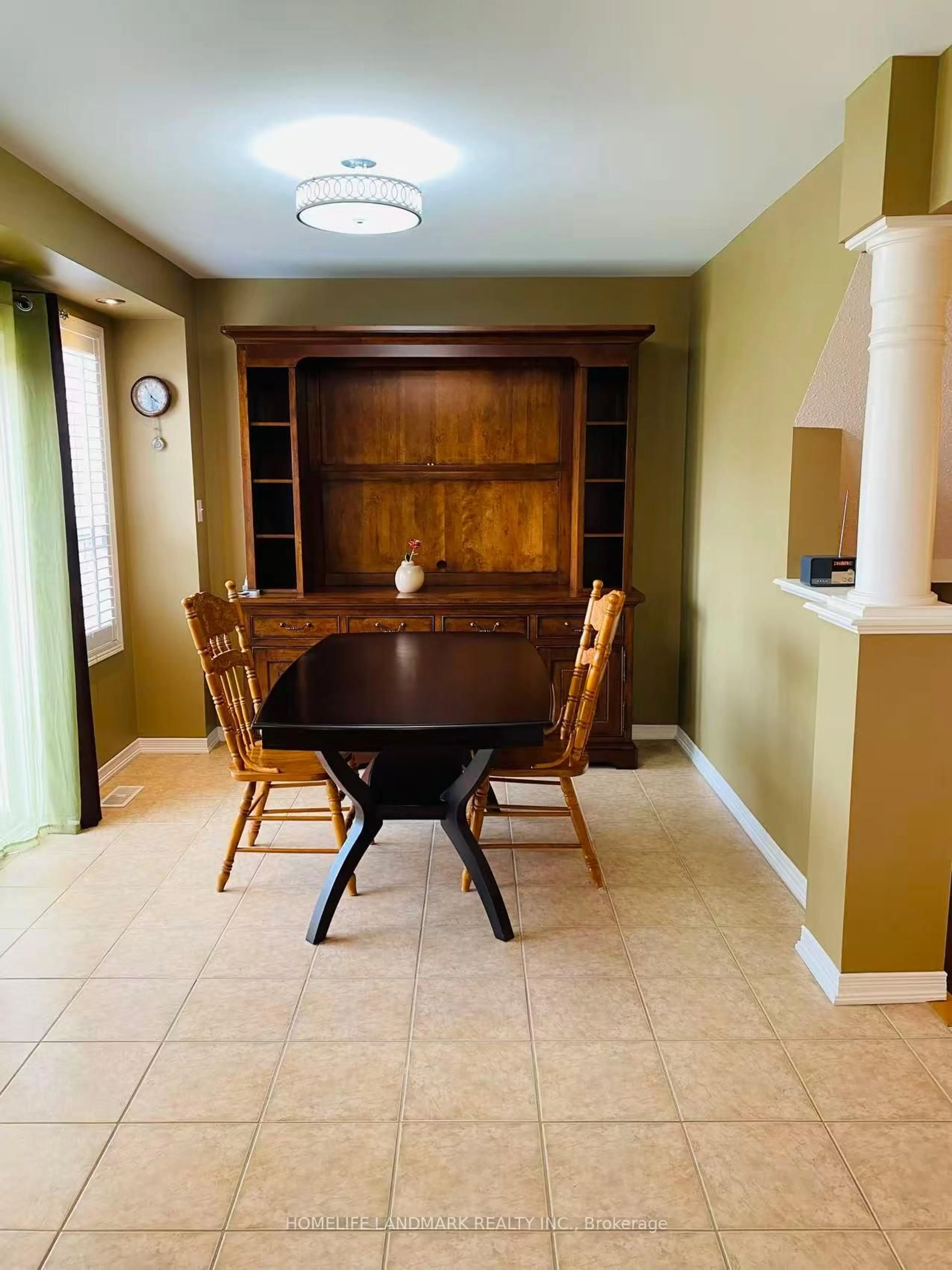 Dining room, unknown for 34 Wallwark St, Aurora Ontario L4G 0J2