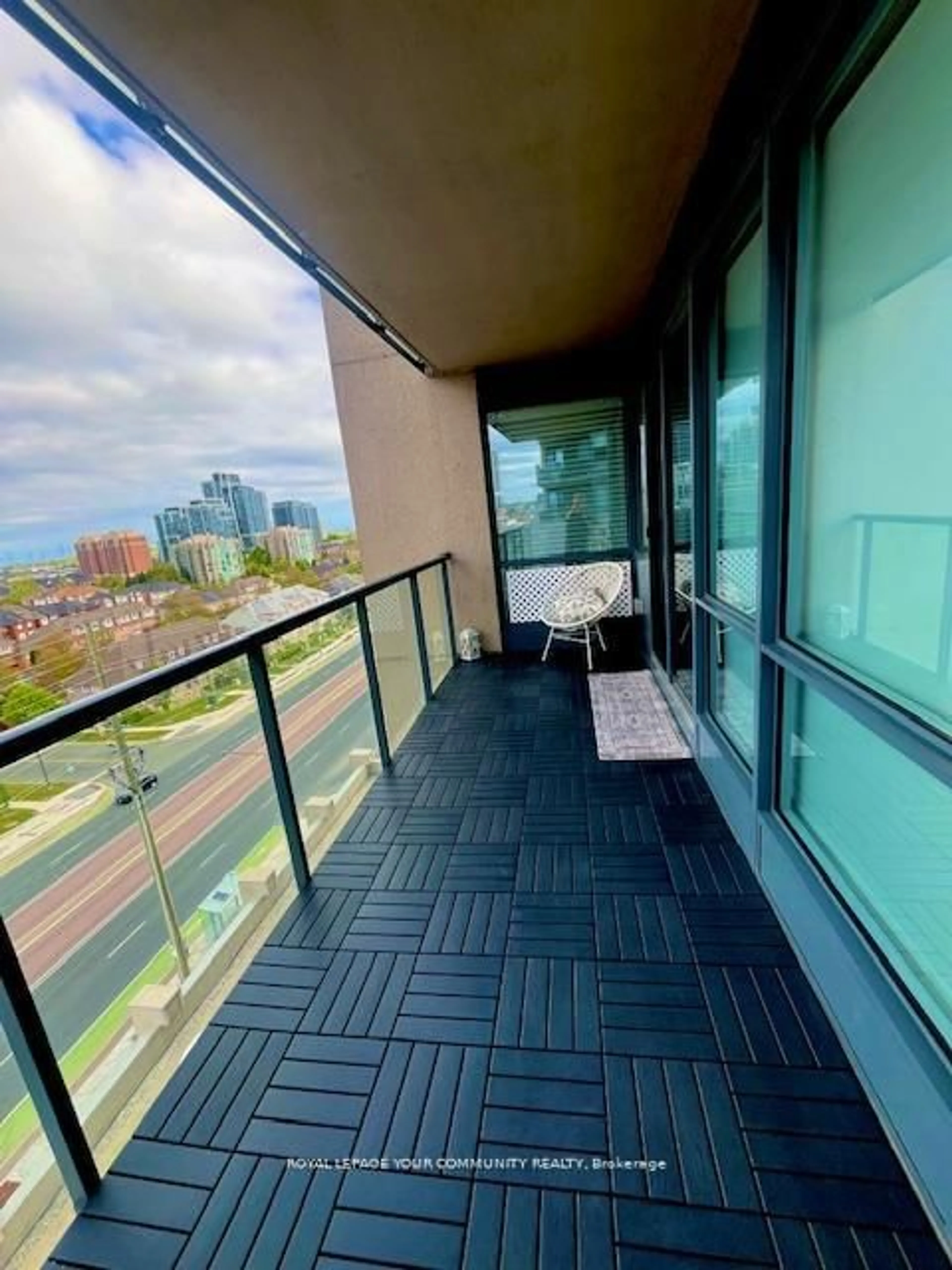 Balcony in the apartment, city buildings view from balcony for 9088 Yonge St #905A, Richmond Hill Ontario L4C 0Y6