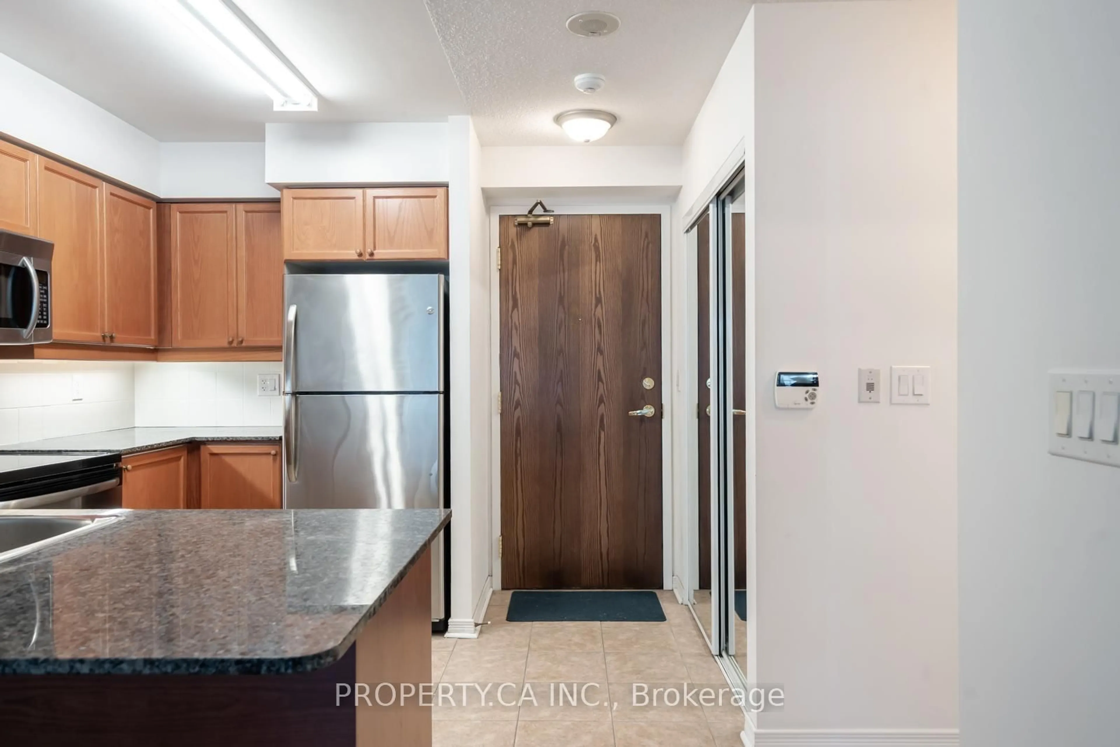 Standard kitchen, unknown for 185 Oneida Cres #910, Richmond Hill Ontario L4B 0B1