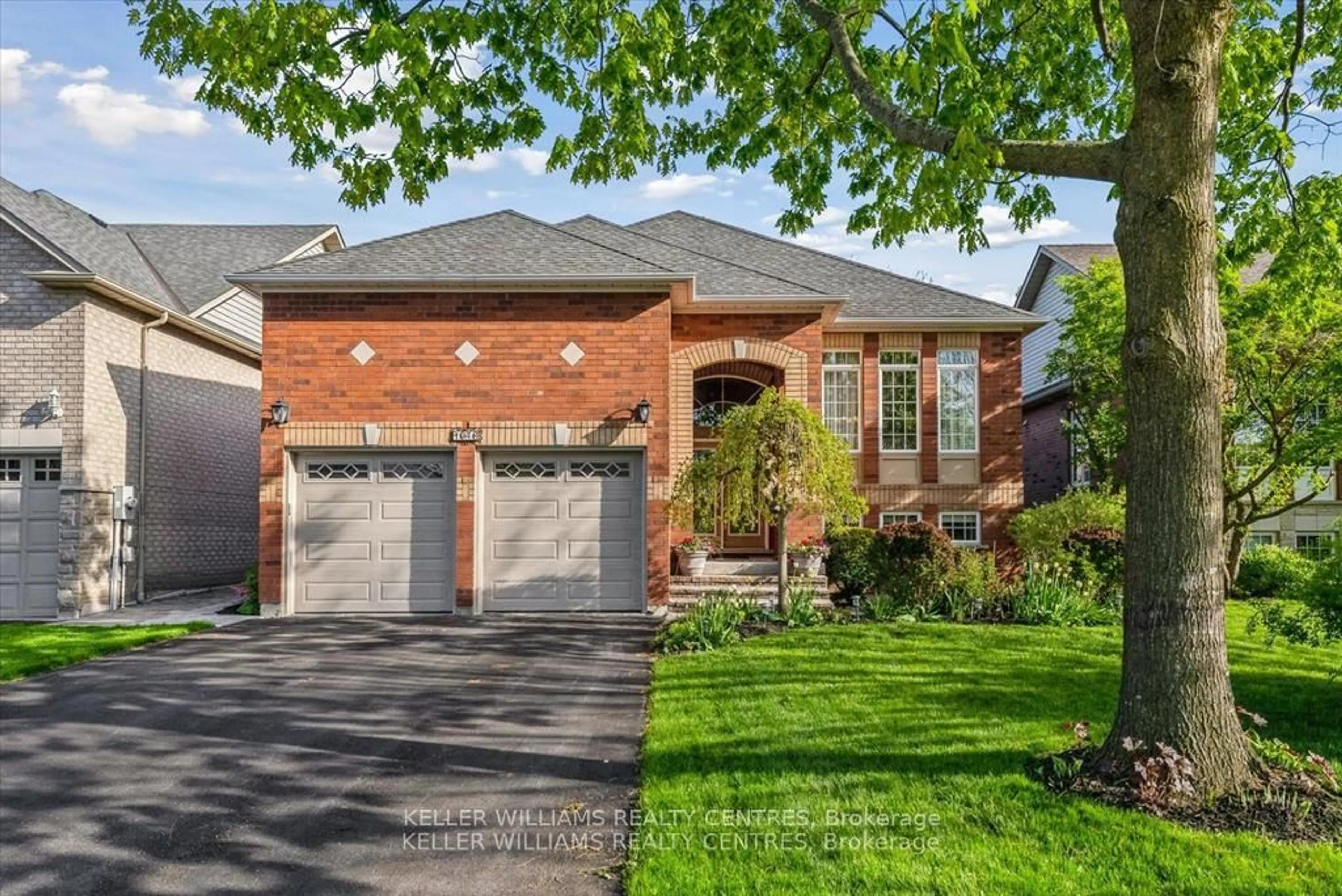Home with brick exterior material, street for 1076 Broughton Lane, Newmarket Ontario L3X 2L6