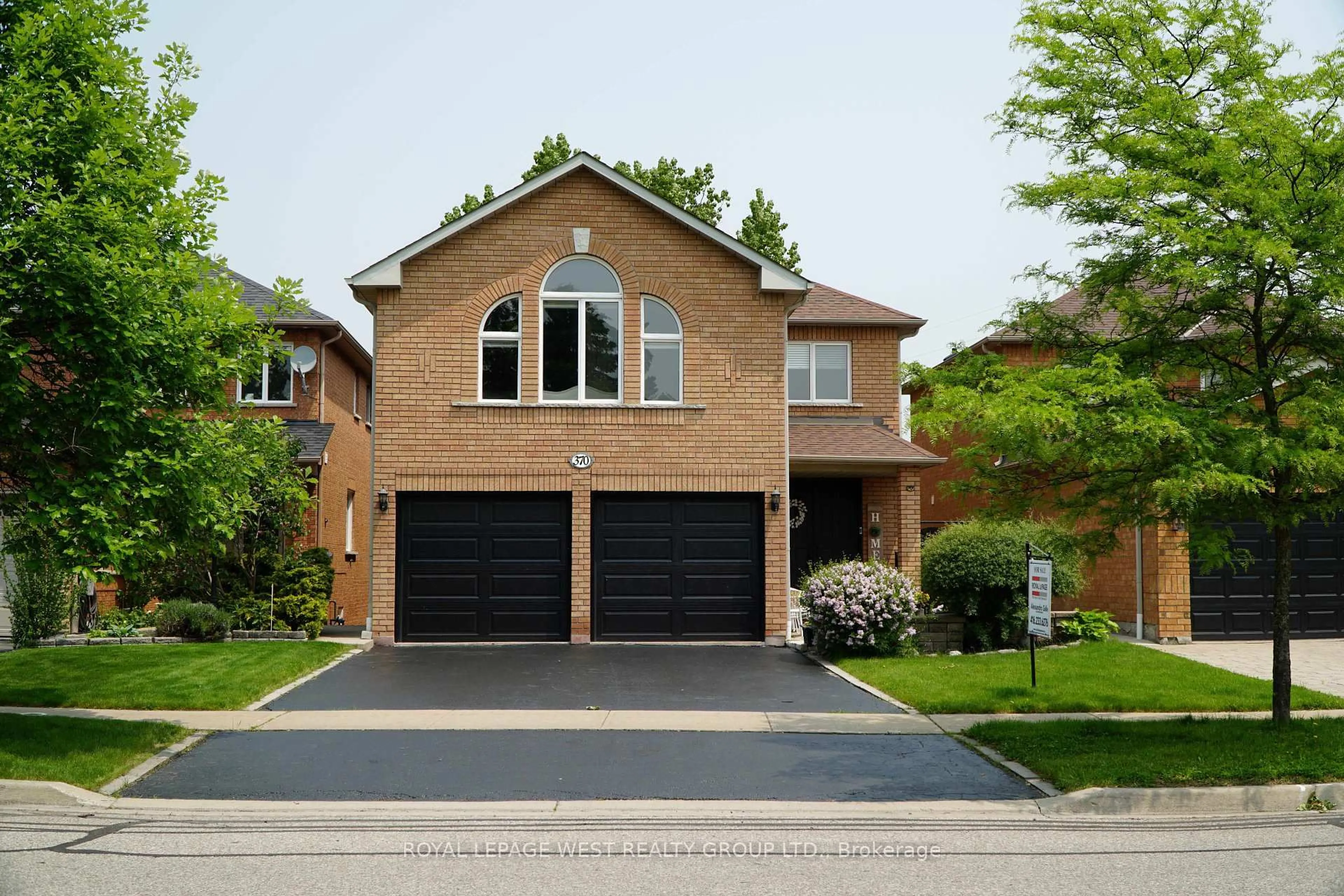 Home with brick exterior material, street for 370 Royalpark Way, Vaughan Ontario L4H 1K1