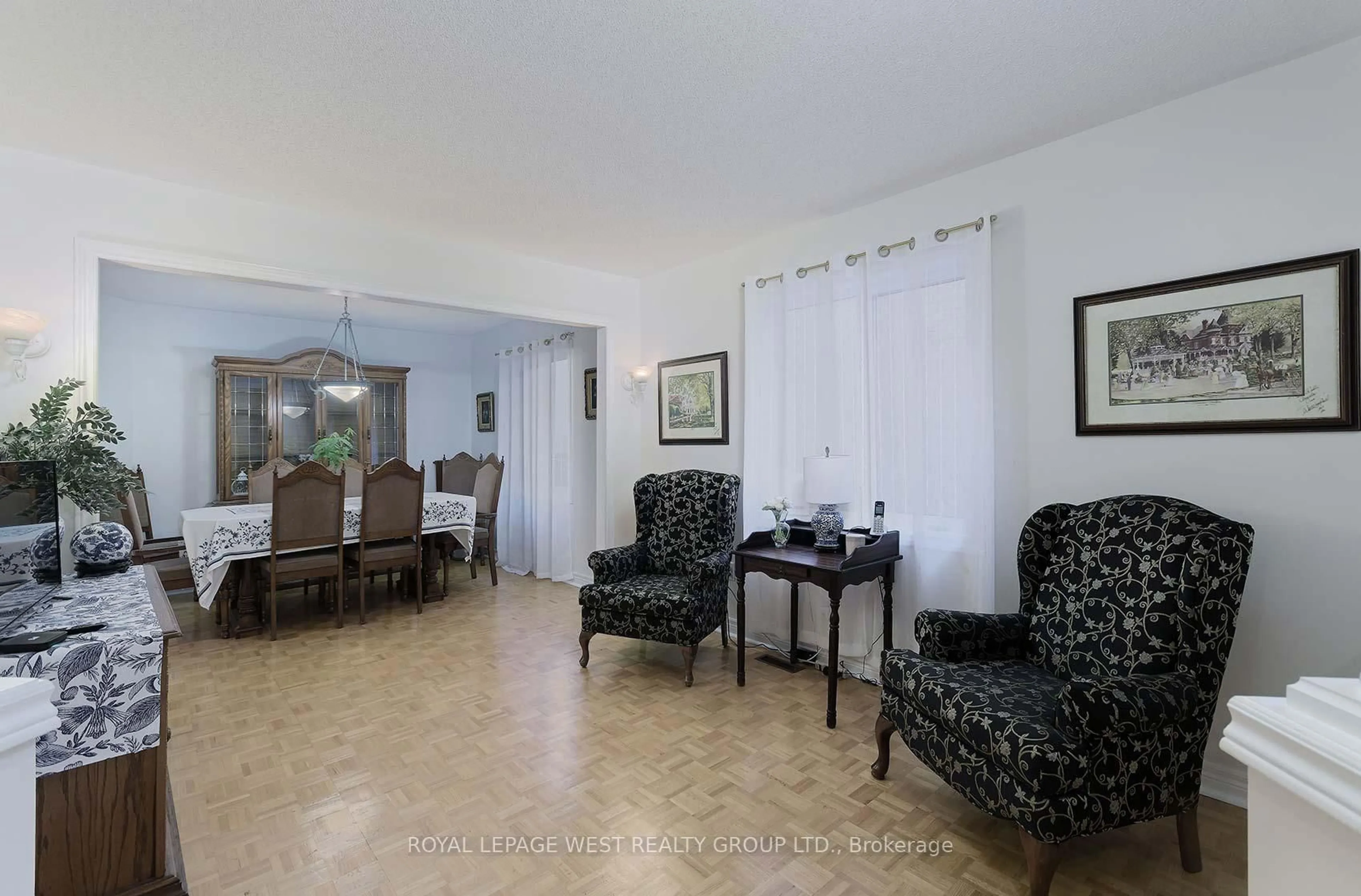 Living room with furniture, unknown for 370 Royalpark Way, Vaughan Ontario L4H 1K1