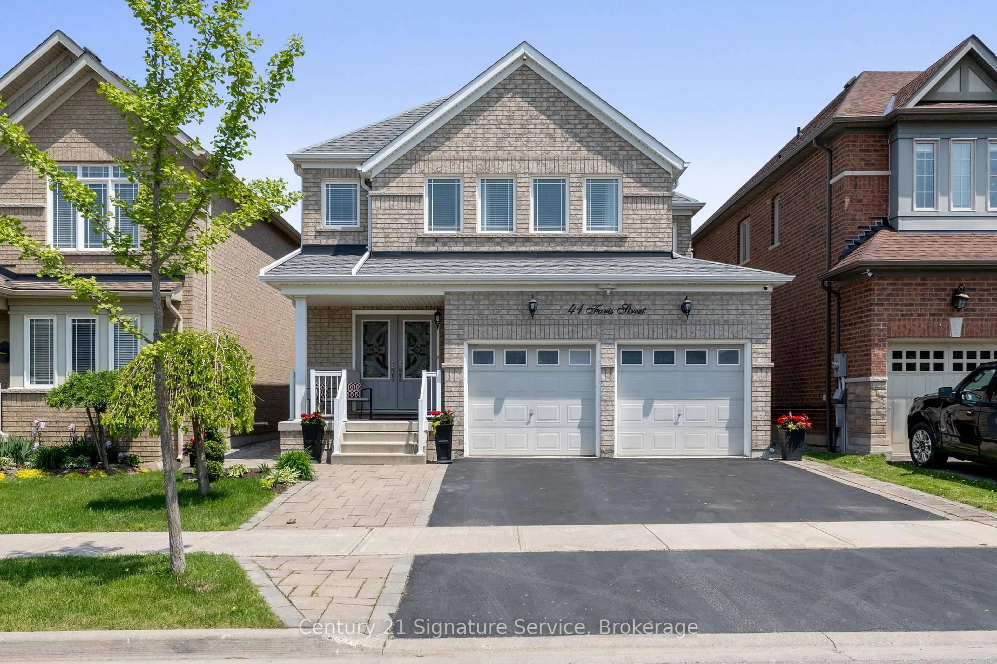 Home with brick exterior material, street for 41 Faris St, Bradford West Gwillimbury Ontario L3Z 0C5