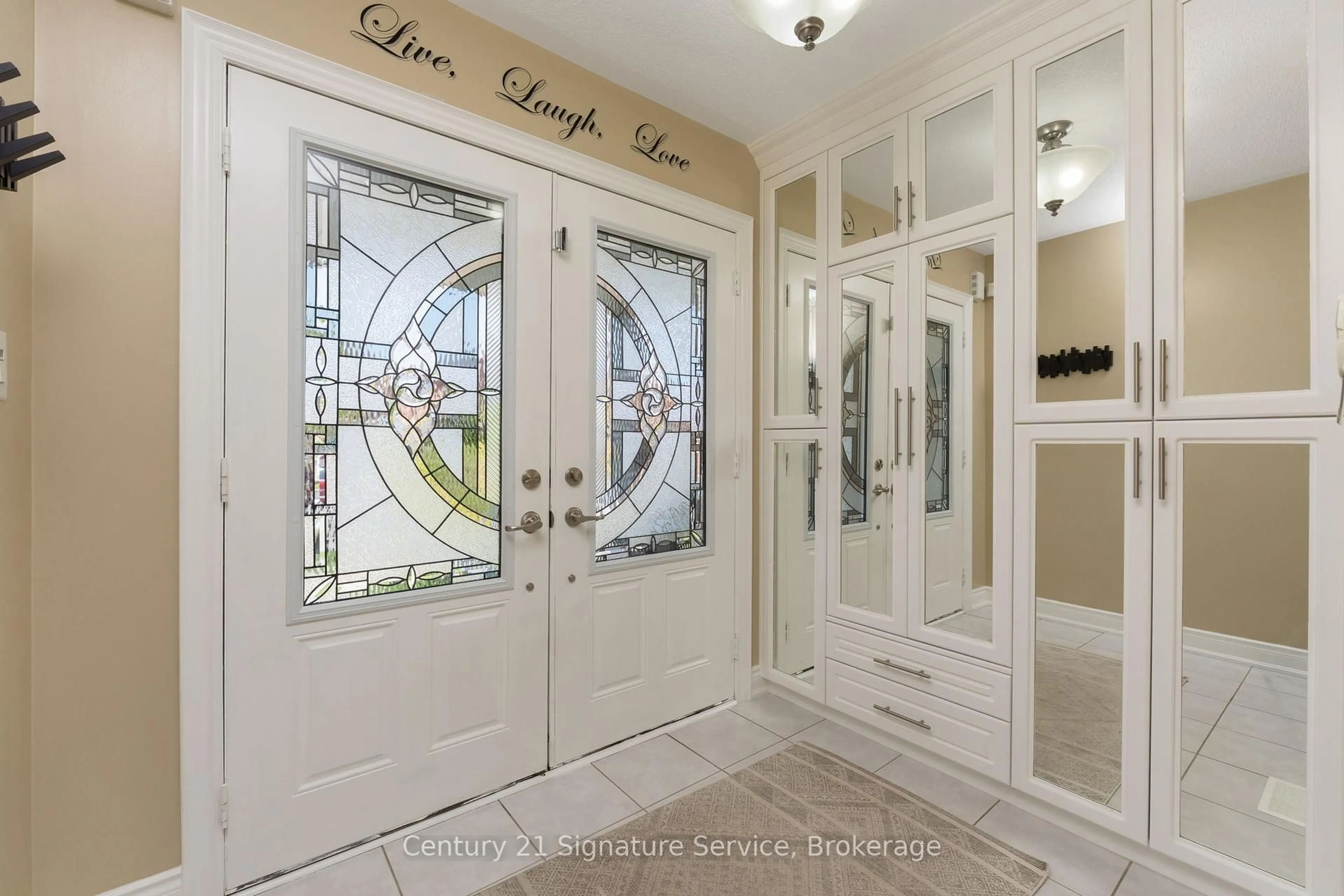 Indoor entryway for 41 Faris St, Bradford West Gwillimbury Ontario L3Z 0C5