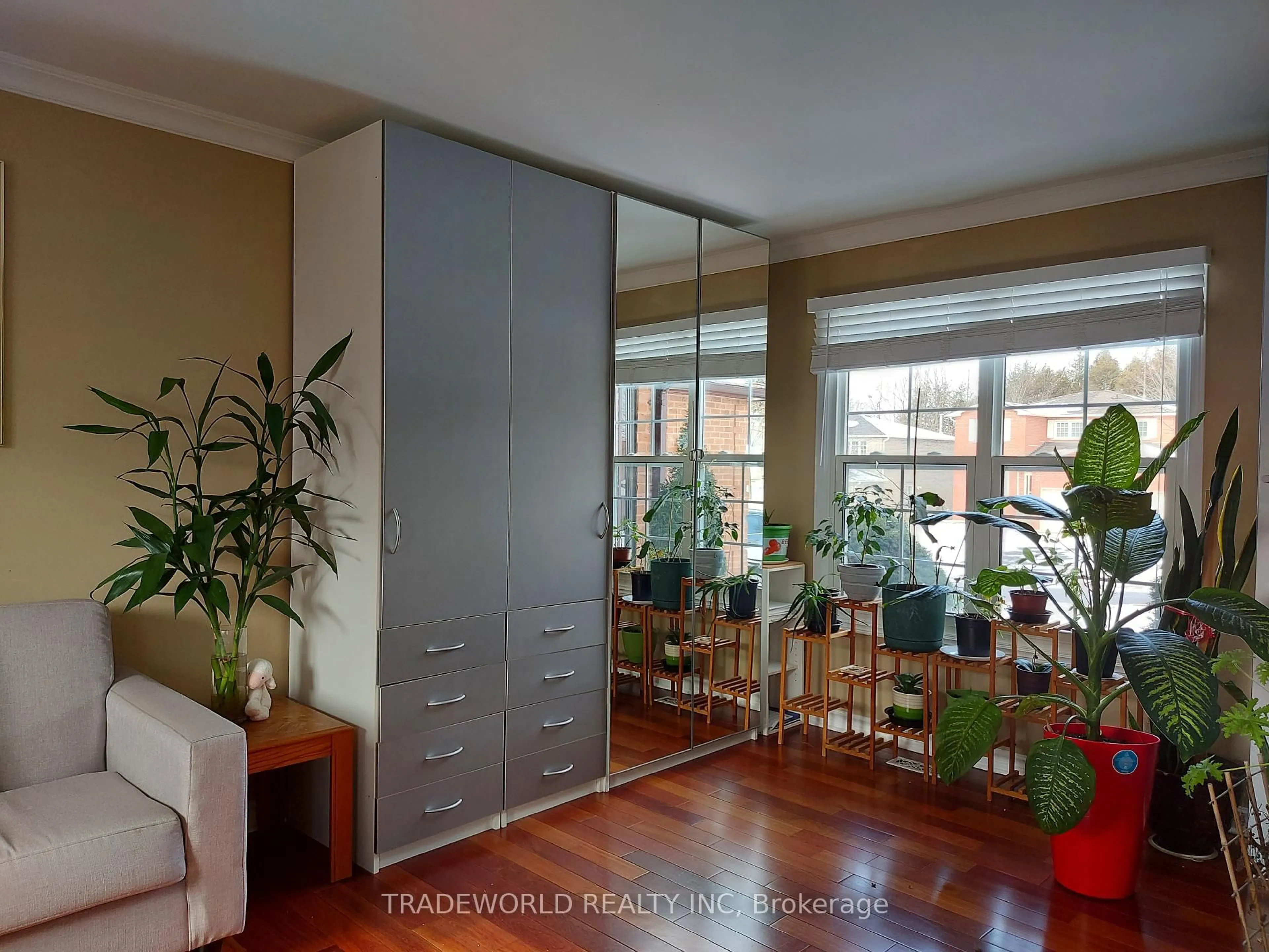 Unknown for 880 Leslie Valley Dr, Newmarket Ontario L3Y 7G9