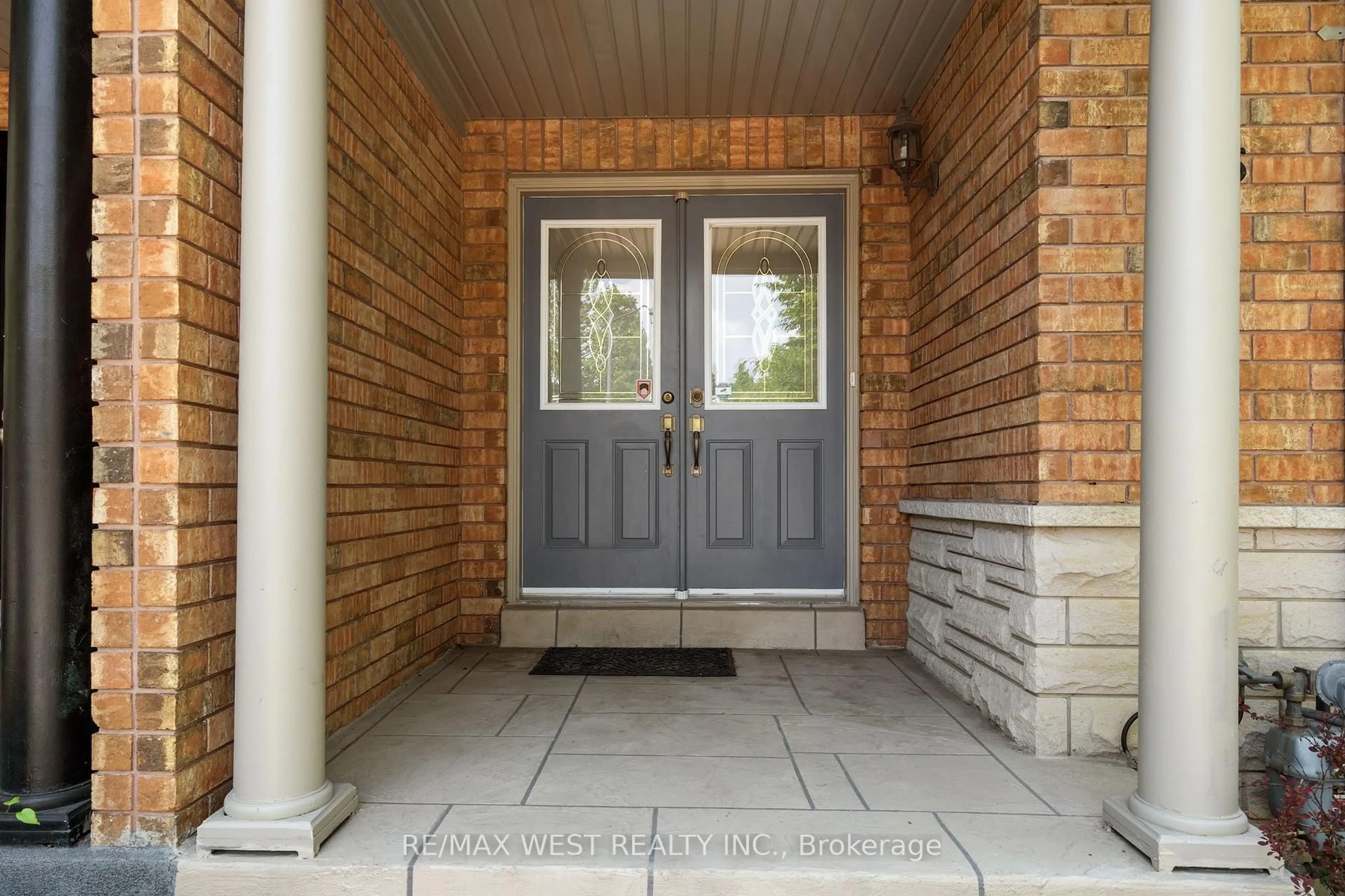 Indoor entryway for 125 Colle Melito Way, Vaughan Ontario L4H 1V4