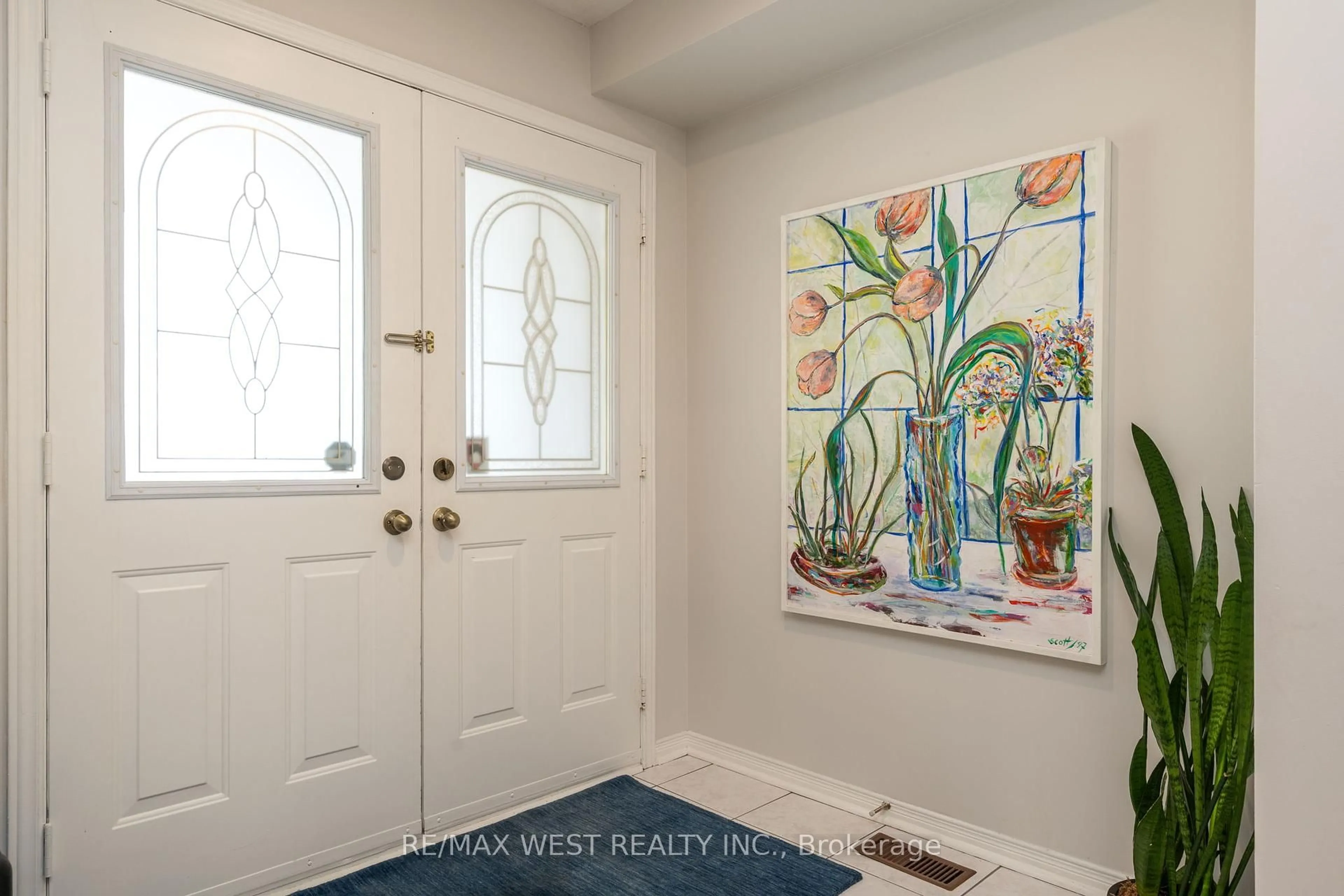 Indoor entryway for 125 Colle Melito Way, Vaughan Ontario L4H 1V4
