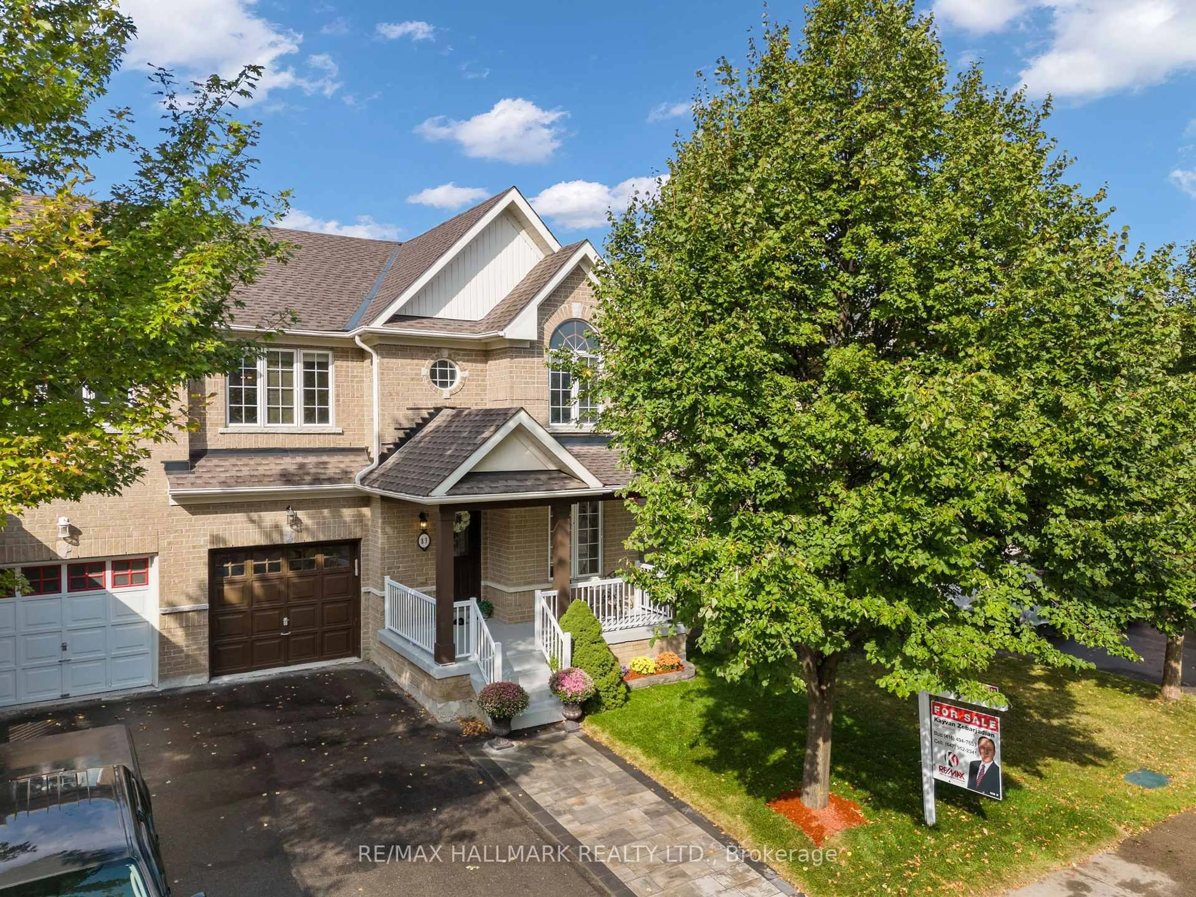 A pic from outside/outdoor area/front of a property/back of a property/a pic from drone, street for 83 Matthew Boyd Cres, Newmarket Ontario L3X 3C5