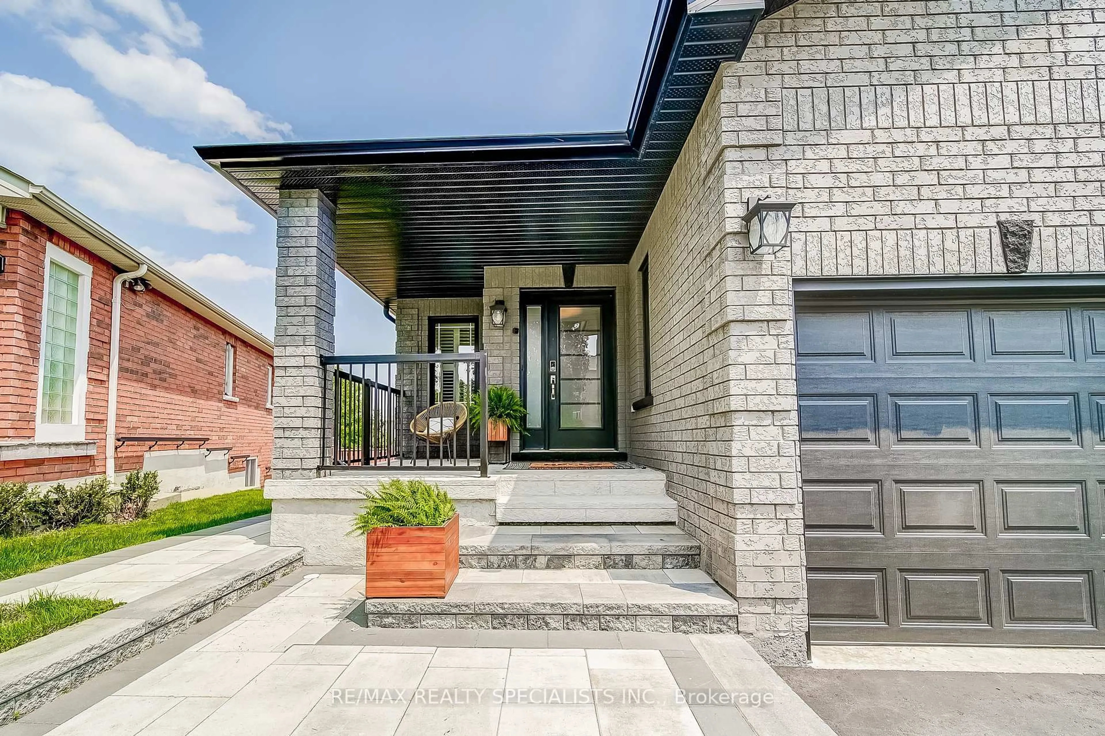 Home with brick exterior material, street for 8 Wyman Cres, Bradford West Gwillimbury Ontario L3Z 3J5