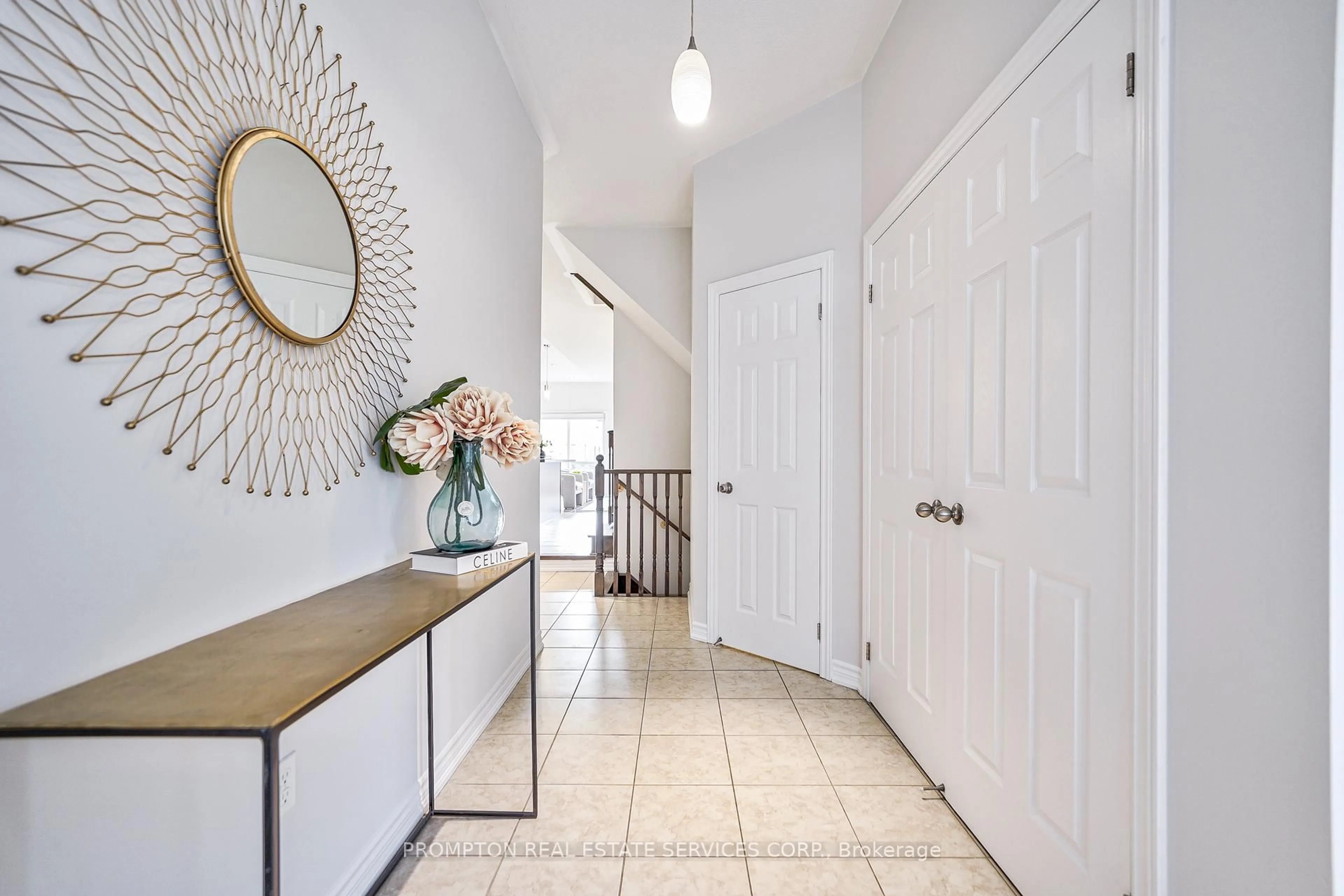 Indoor entryway for 26 Memon Pl, Markham Ontario L6E 0S1