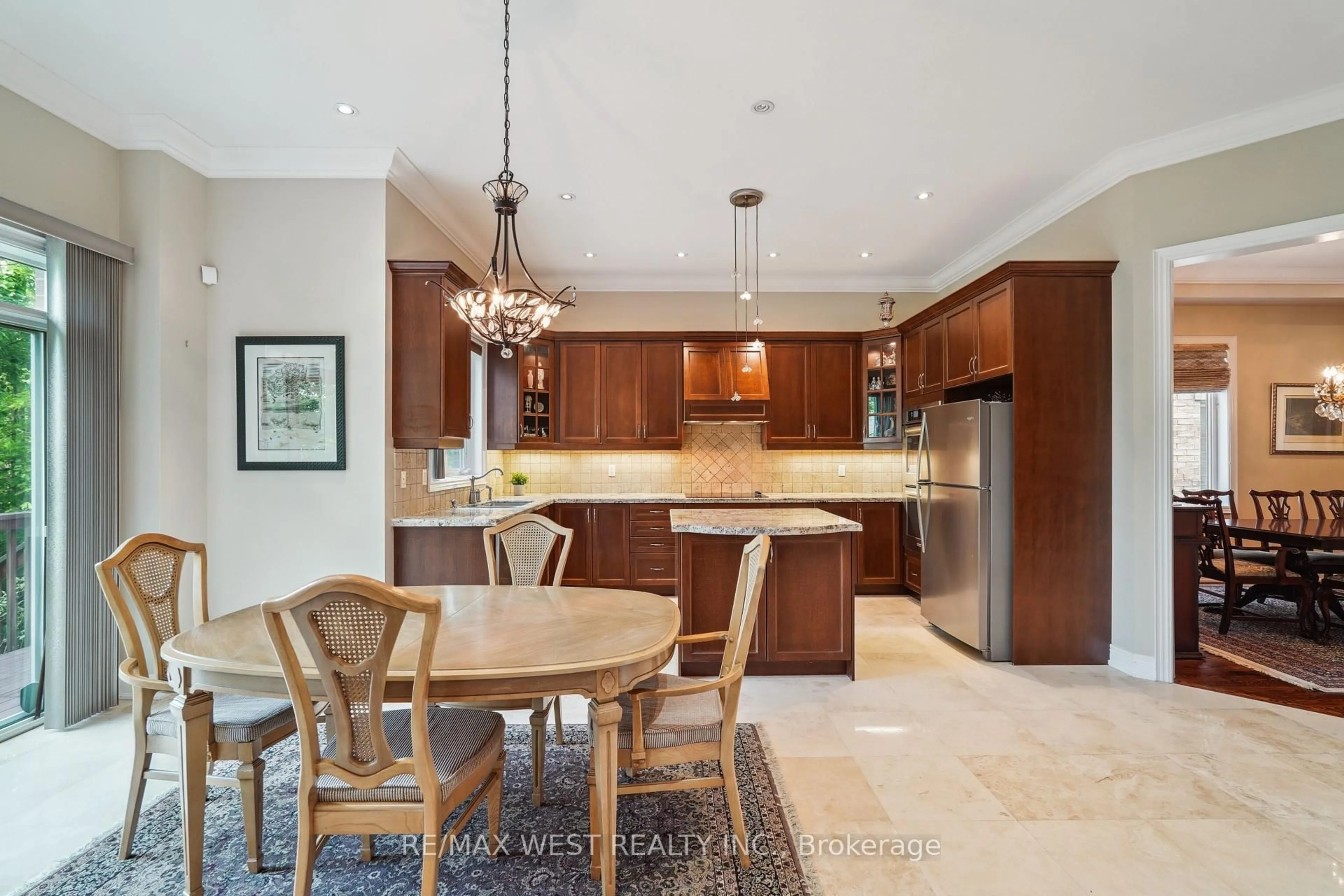 Contemporary kitchen, ceramic/tile floor for 160 Townsgate Dr, Vaughan Ontario L4J 8J5