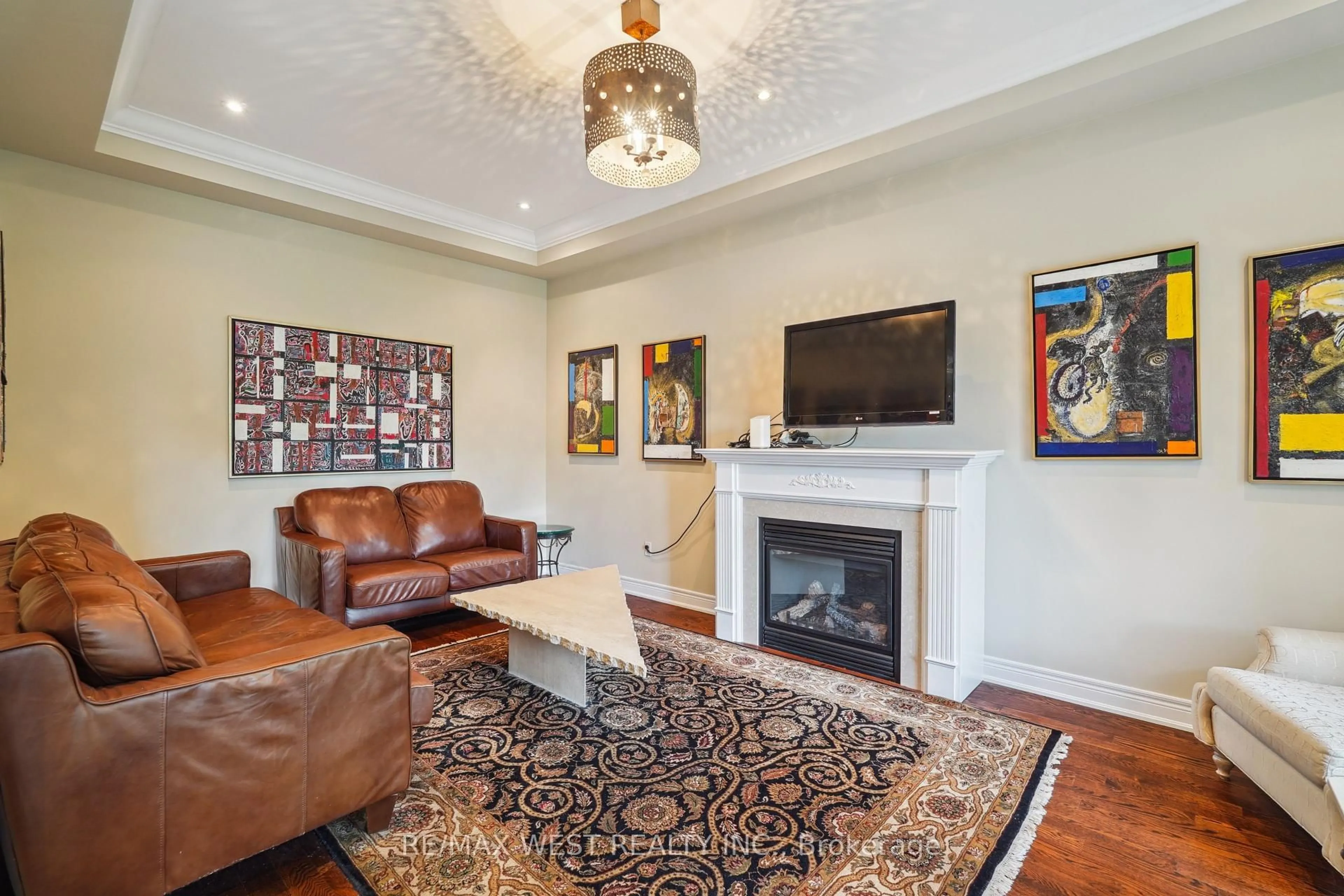 Living room with furniture, unknown for 160 Townsgate Dr, Vaughan Ontario L4J 8J5