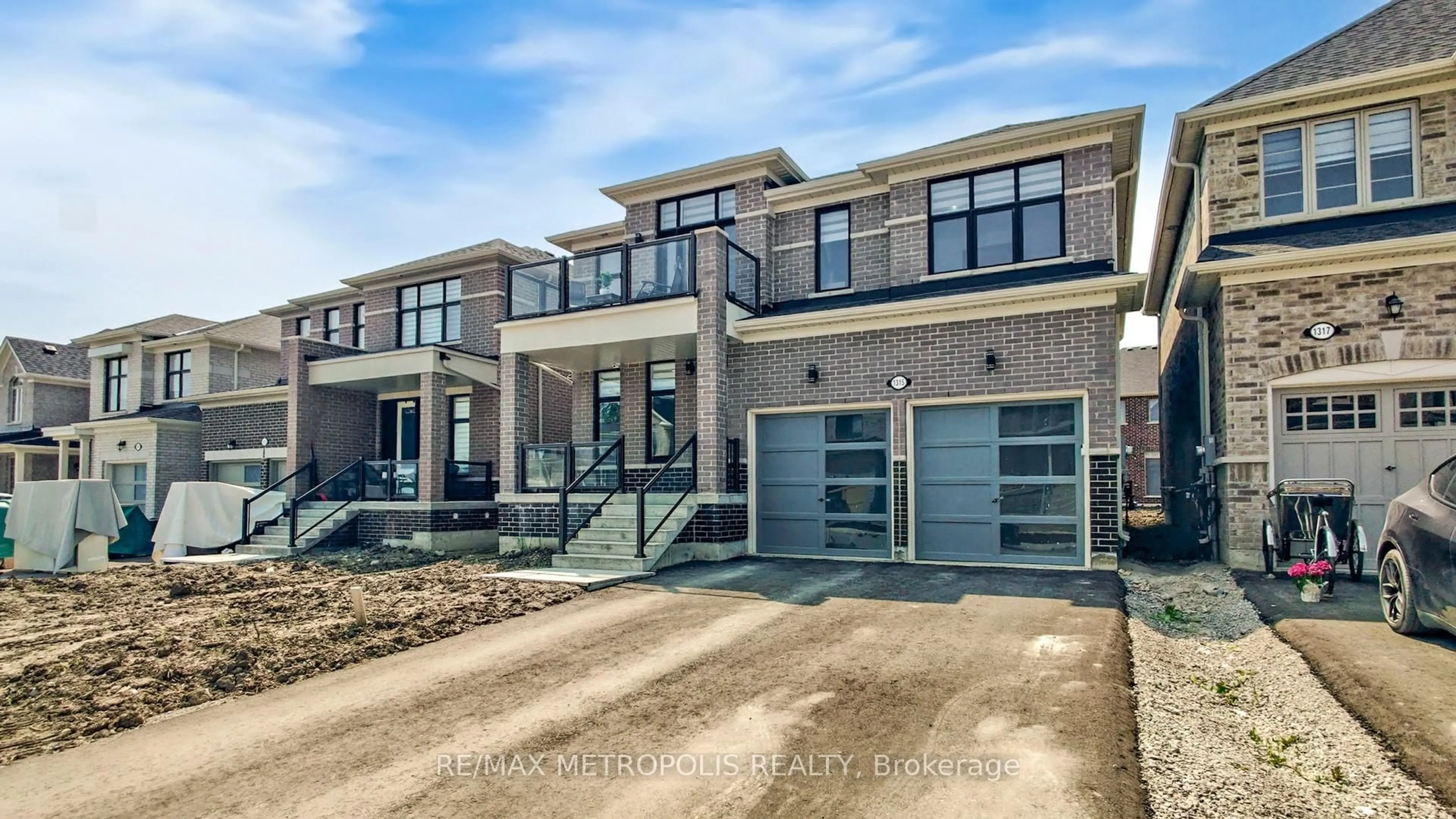 Home with brick exterior material, street for 1315 Davis Loop, Innisfil Ontario L0L 1W0