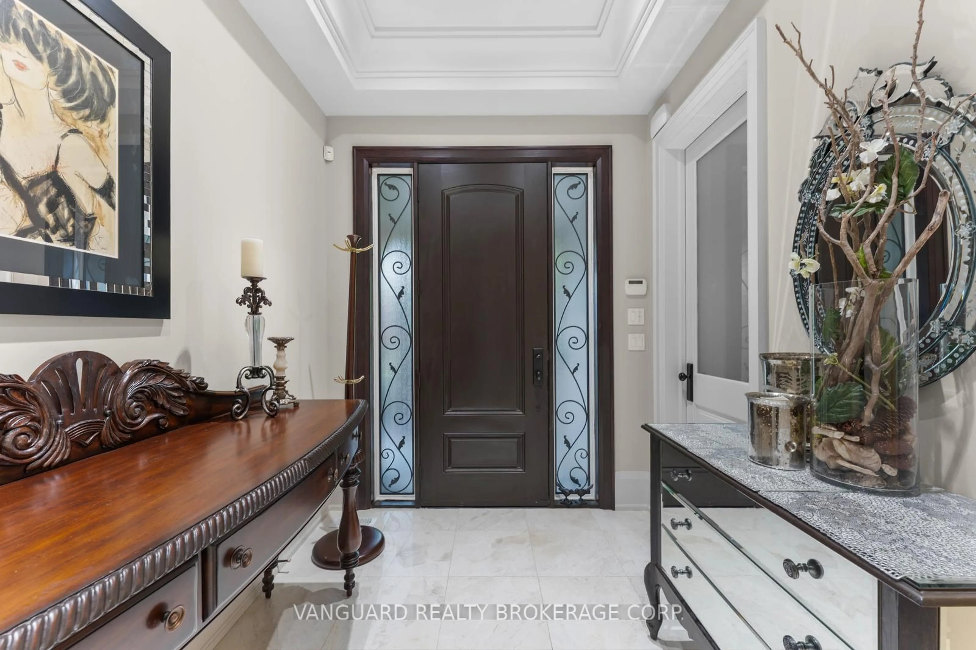 Indoor entryway for 32 Birch Hill Rd, Vaughan Ontario L4L 1J2