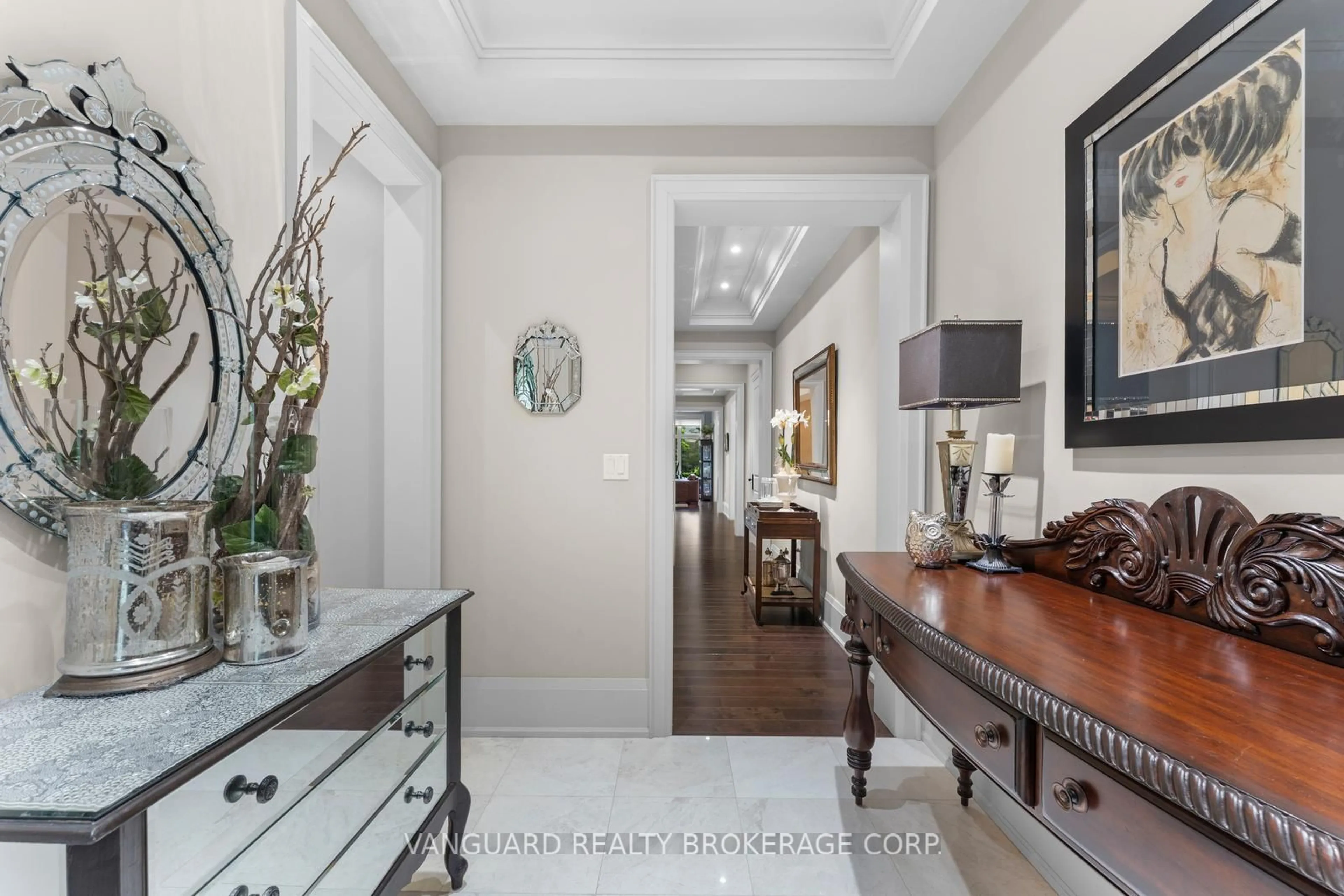 Indoor entryway for 32 Birch Hill Rd, Vaughan Ontario L4L 1J2