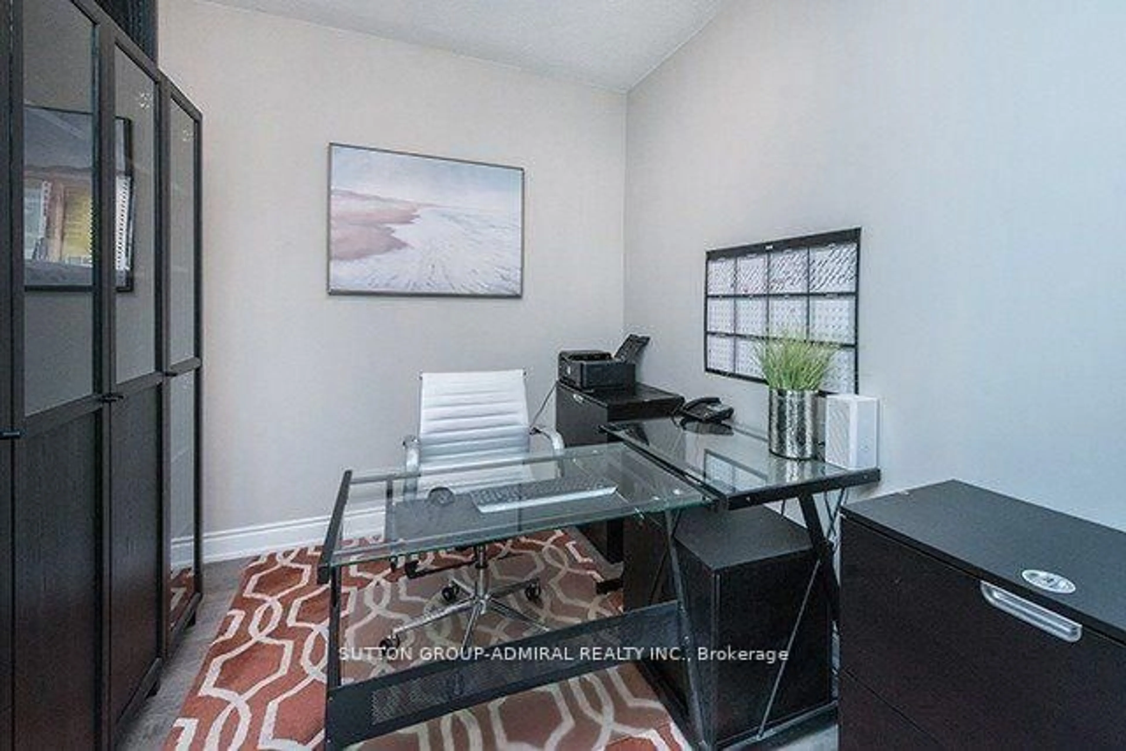 A pic of a room for 9090 Yonge St #311, Richmond Hill Ontario L4C 0Z1