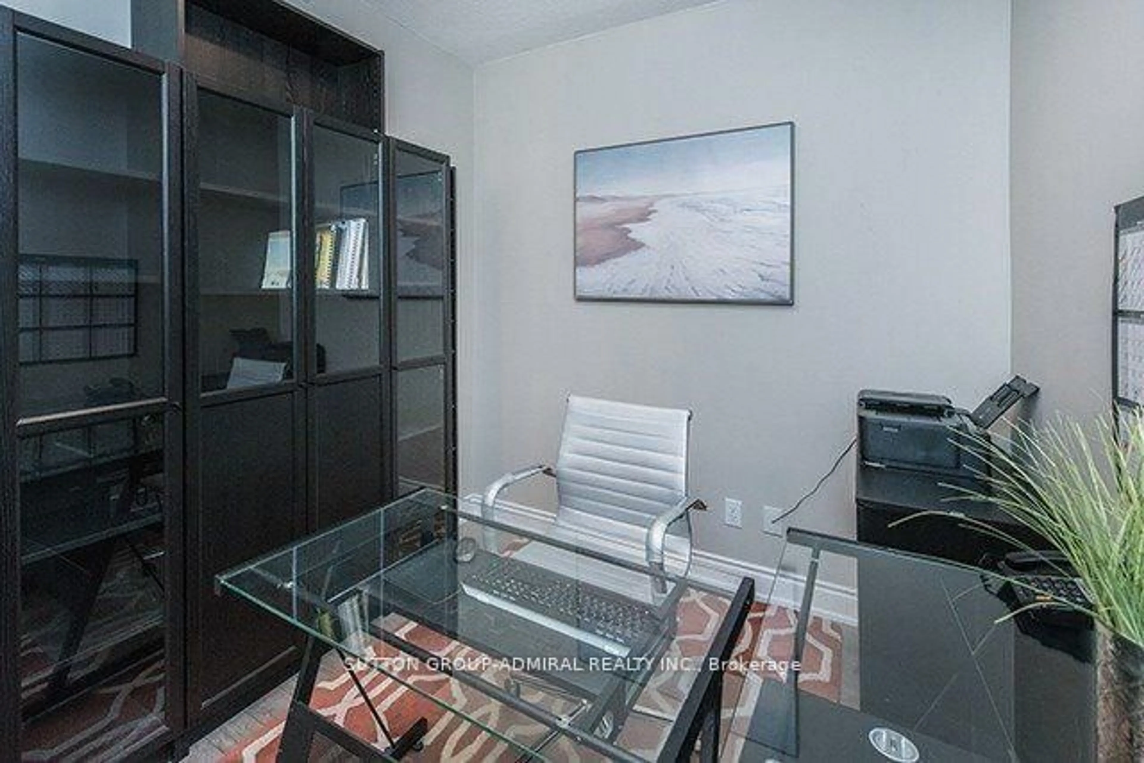 A pic of a room for 9090 Yonge St #311, Richmond Hill Ontario L4C 0Z1