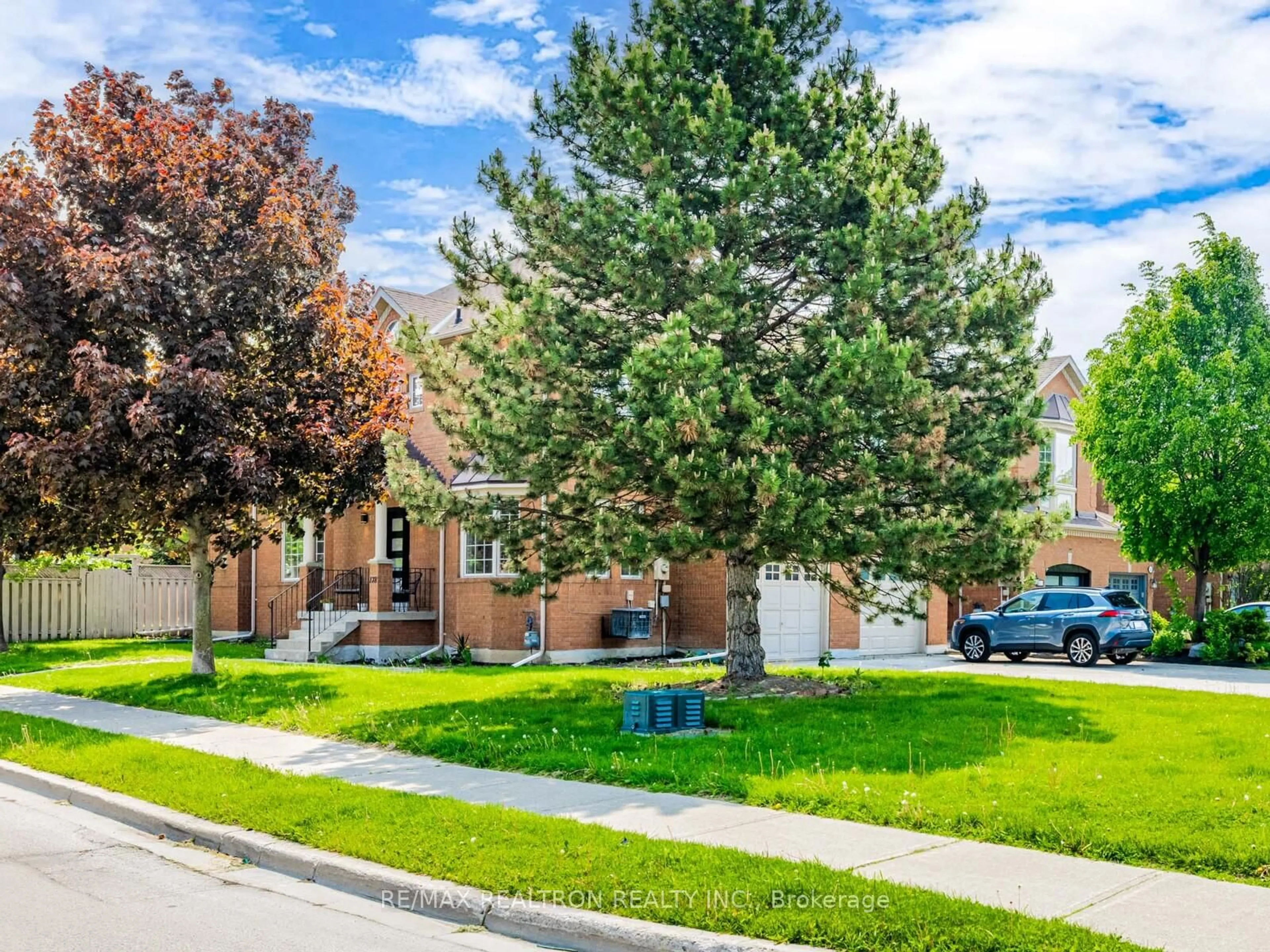 Unknown for 178 Jordanray Blvd, Newmarket Ontario L3X 2P4