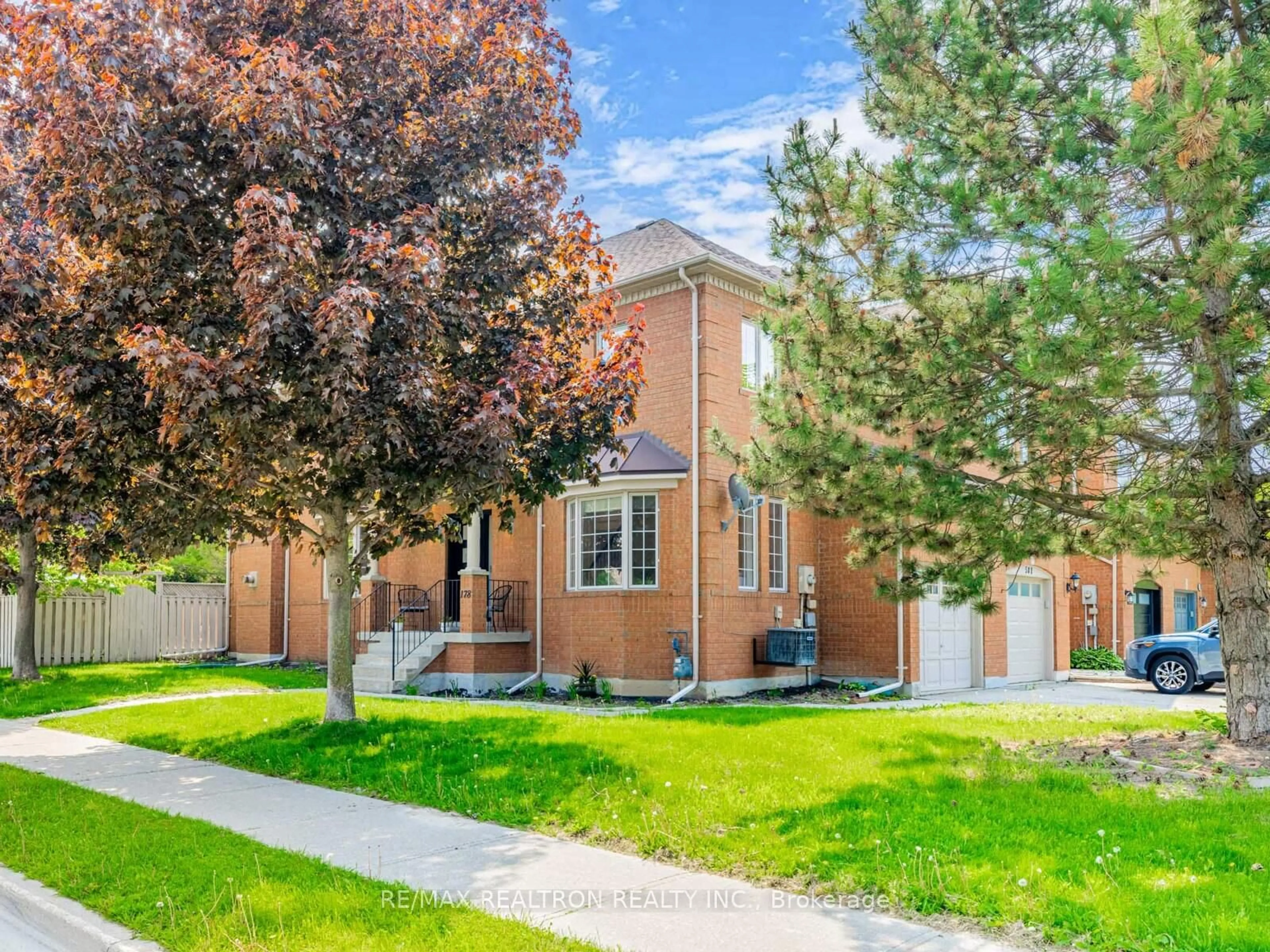Home with brick exterior material, street for 178 Jordanray Blvd, Newmarket Ontario L3X 2P4