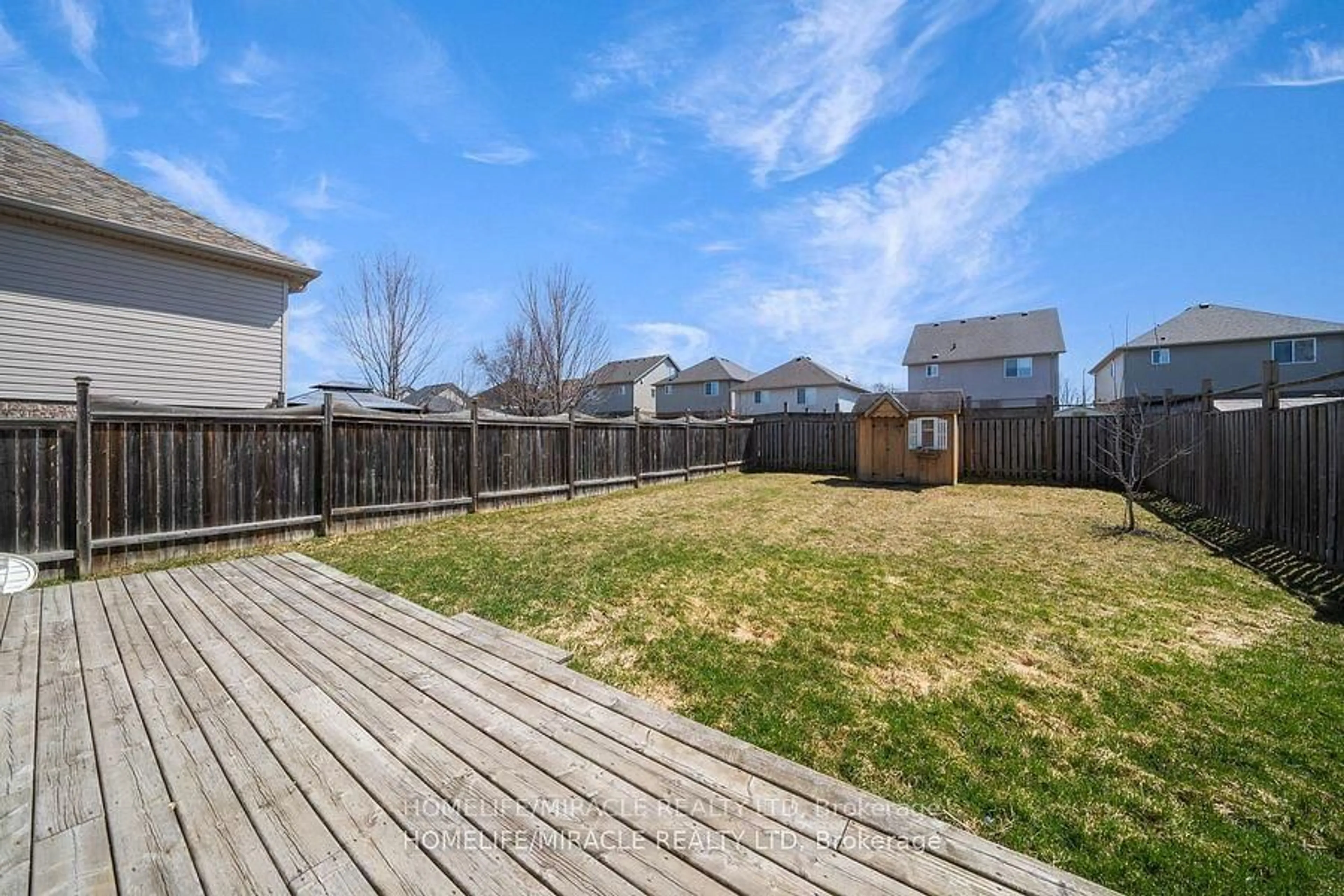 Patio, street for 81 Shephard Ave, New Tecumseth Ontario L9R 2G3